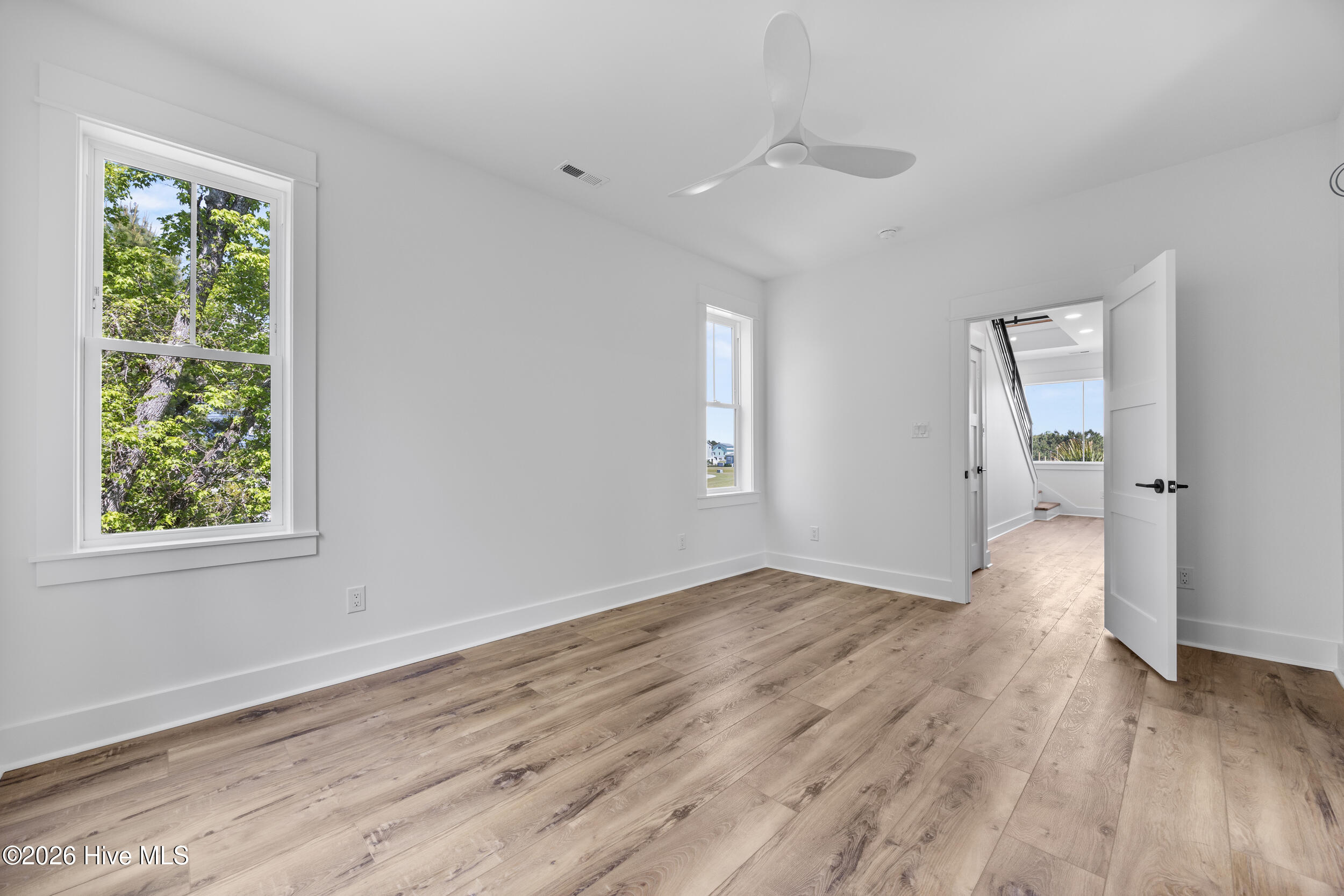 100567625 | Photo 29