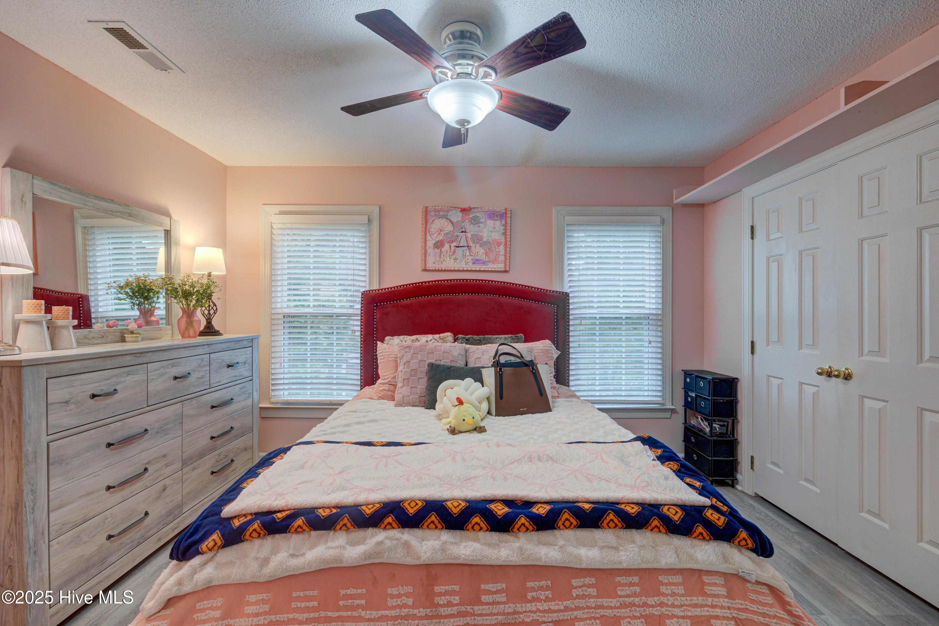 100534383 | Photo 20