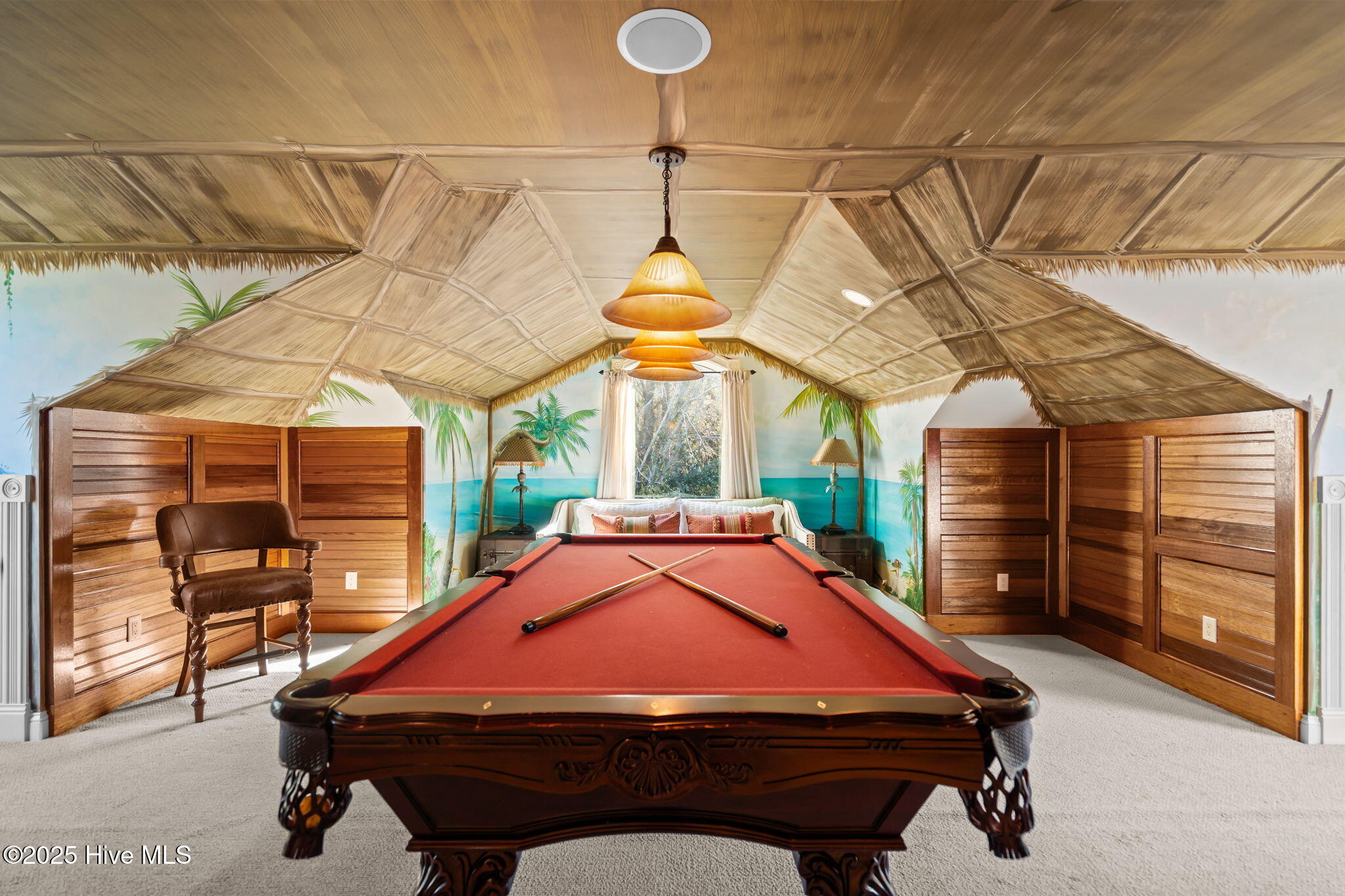 100547936 | Photo 63