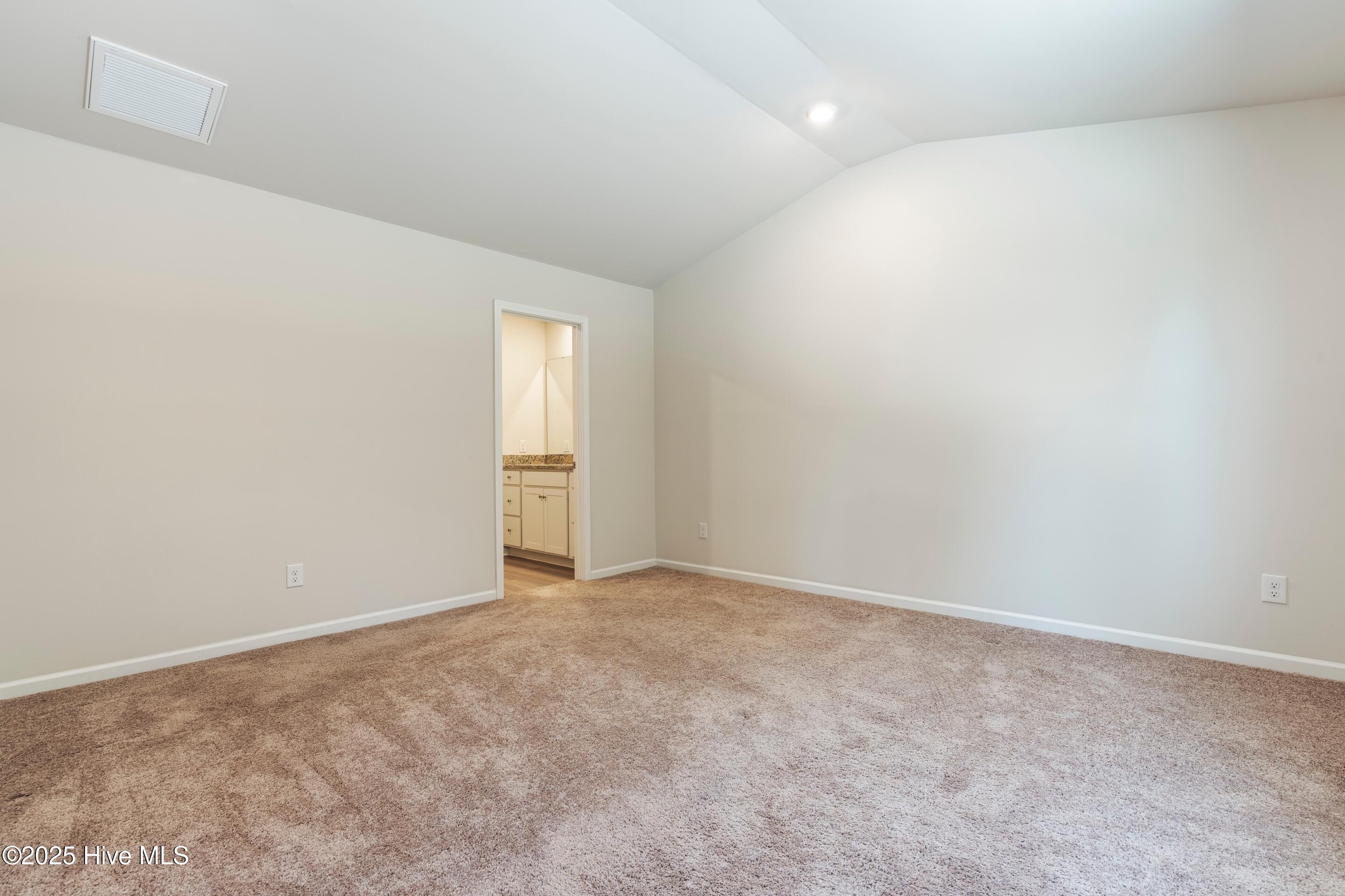 100539921 | Photo 20