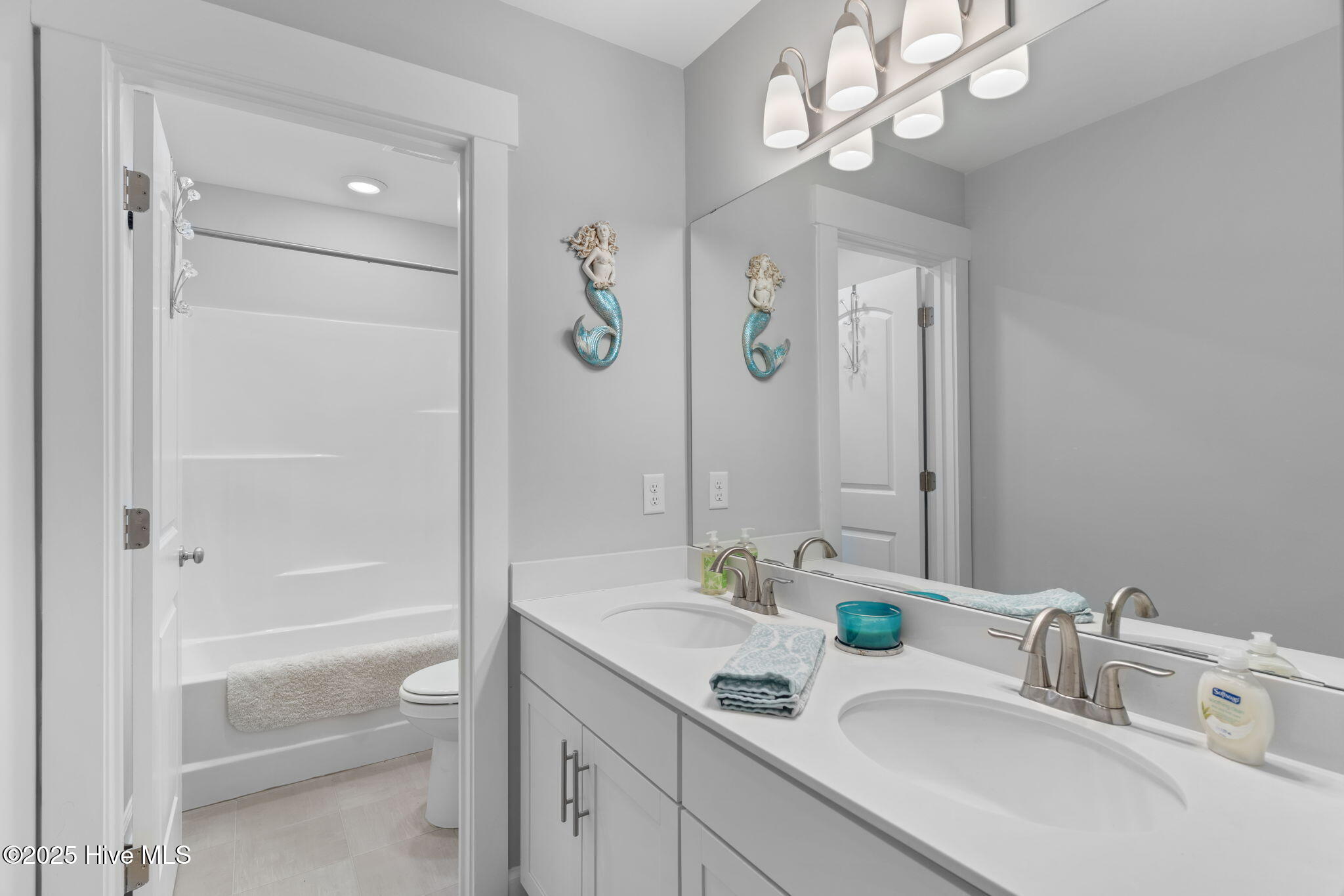 100526886 | Photo 28