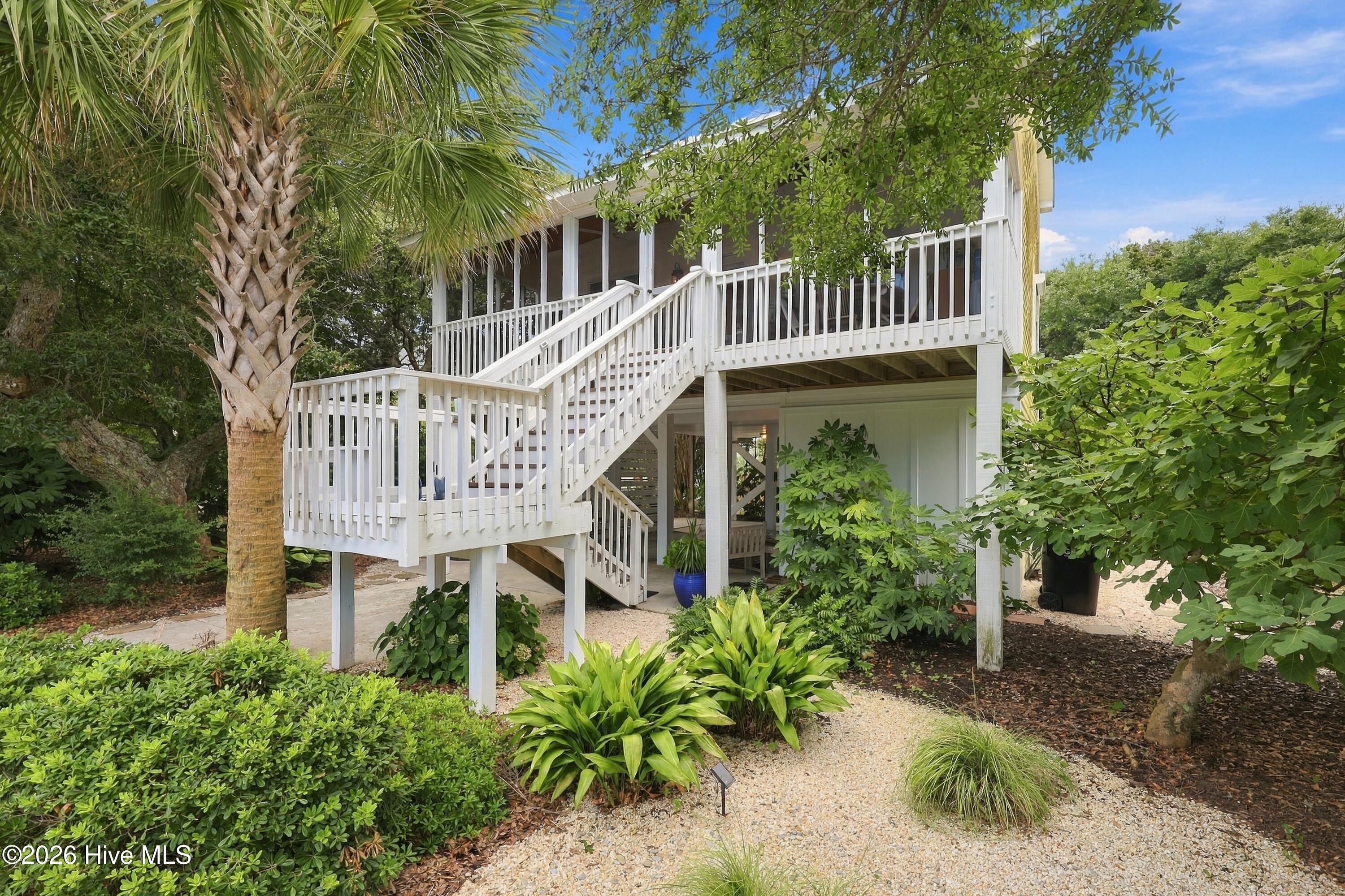 Listing photograph for 11 Shell Court, Surf City, NC 28445