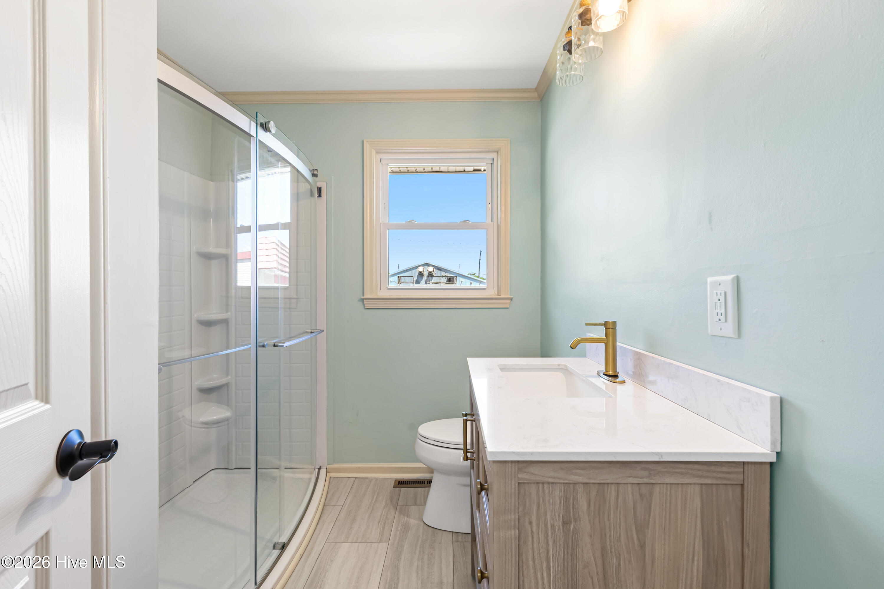 100567832 | Photo 25