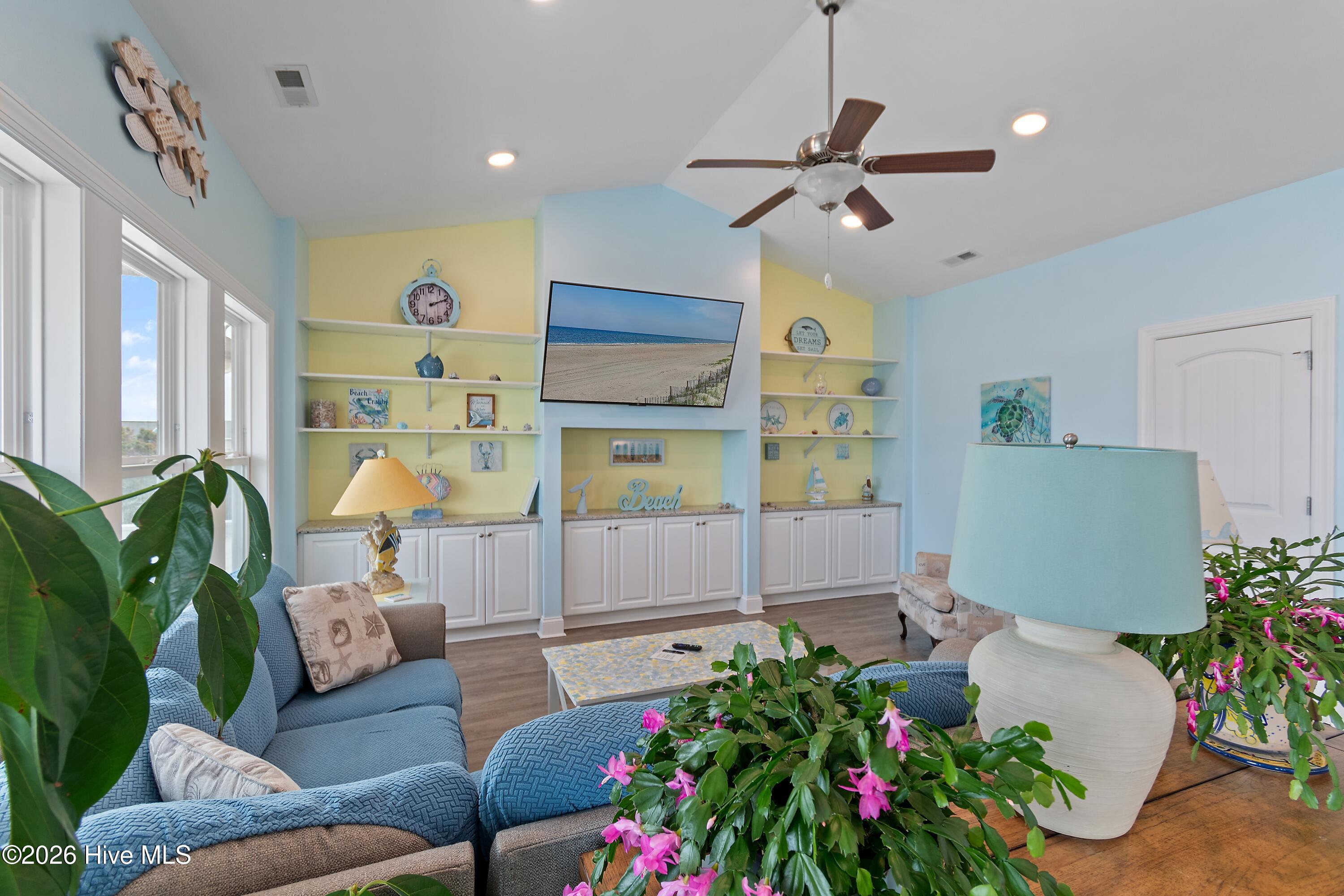 100555702 | Photo 10