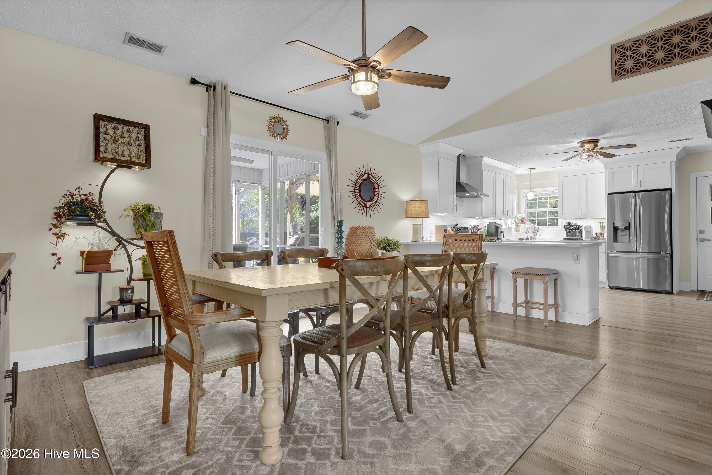 100569381 | Photo 16