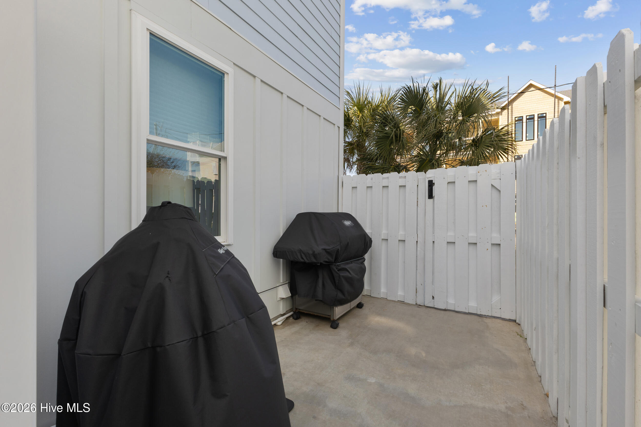 100558032 | Photo 37