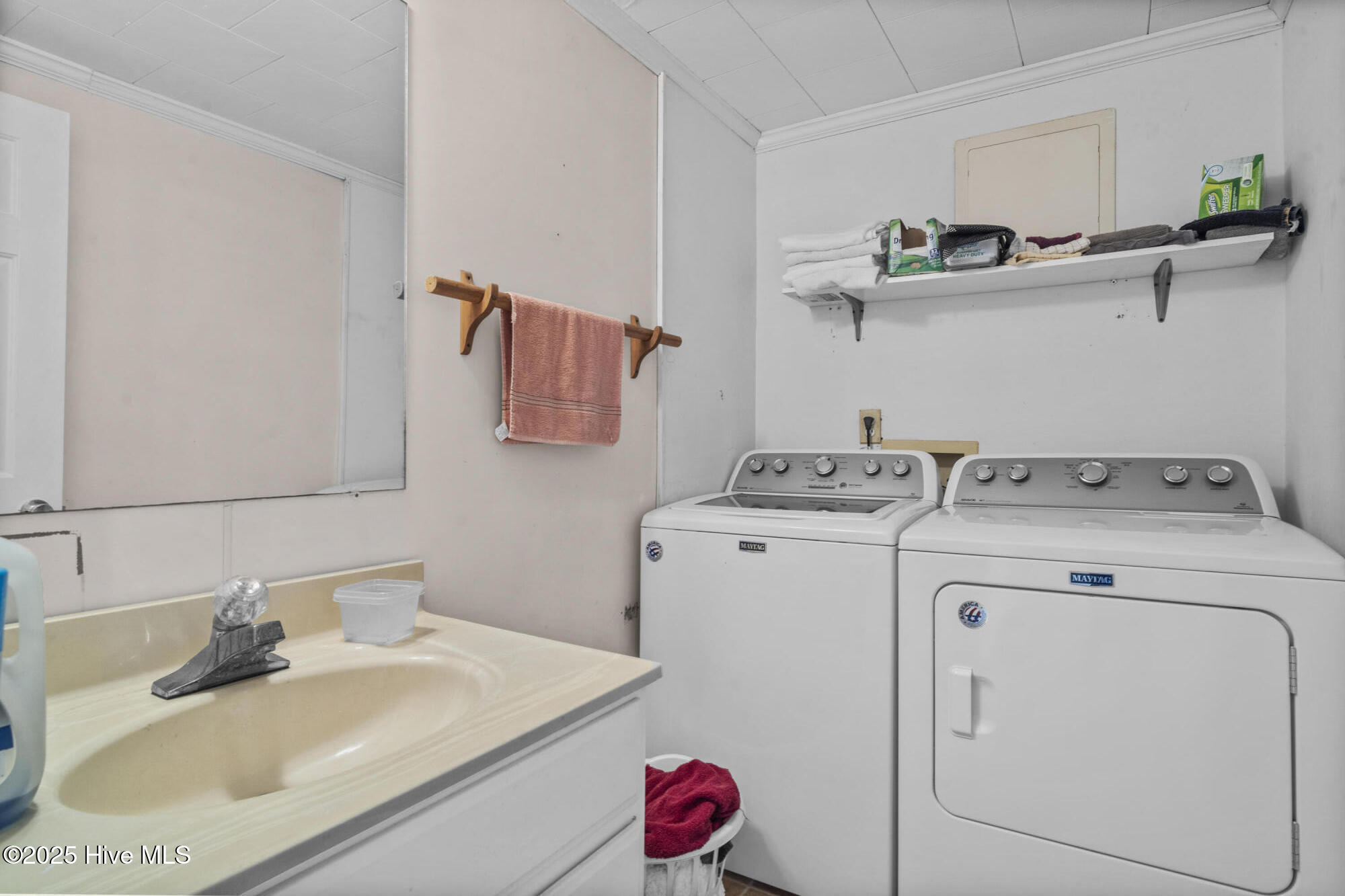 100563650 | Photo 23