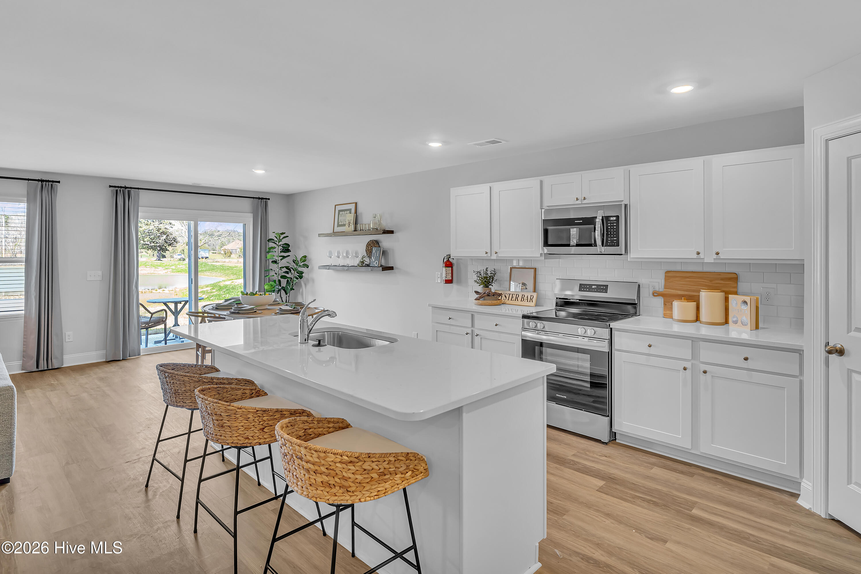 100567015 | Photo 15