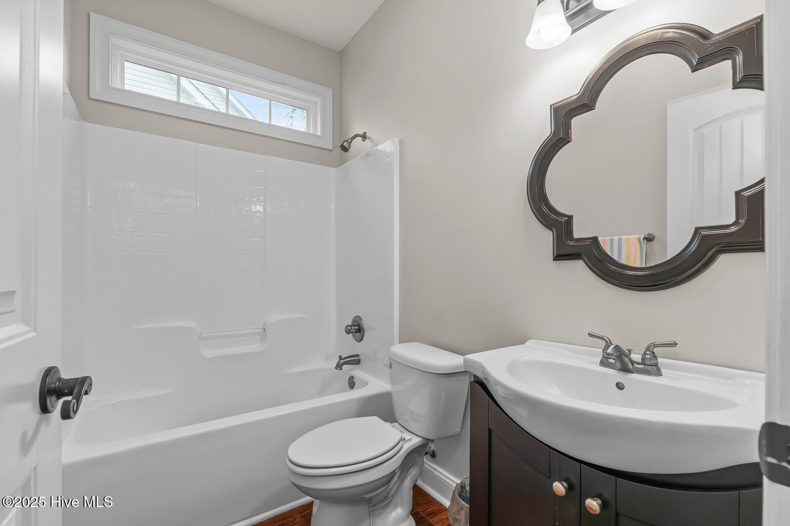 100543742 | Photo 55