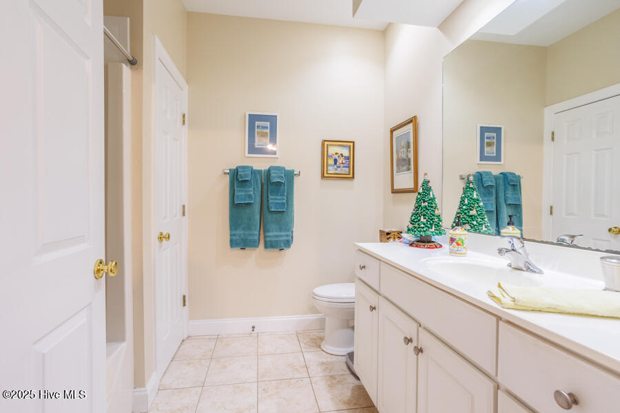 100546033 | Photo 26