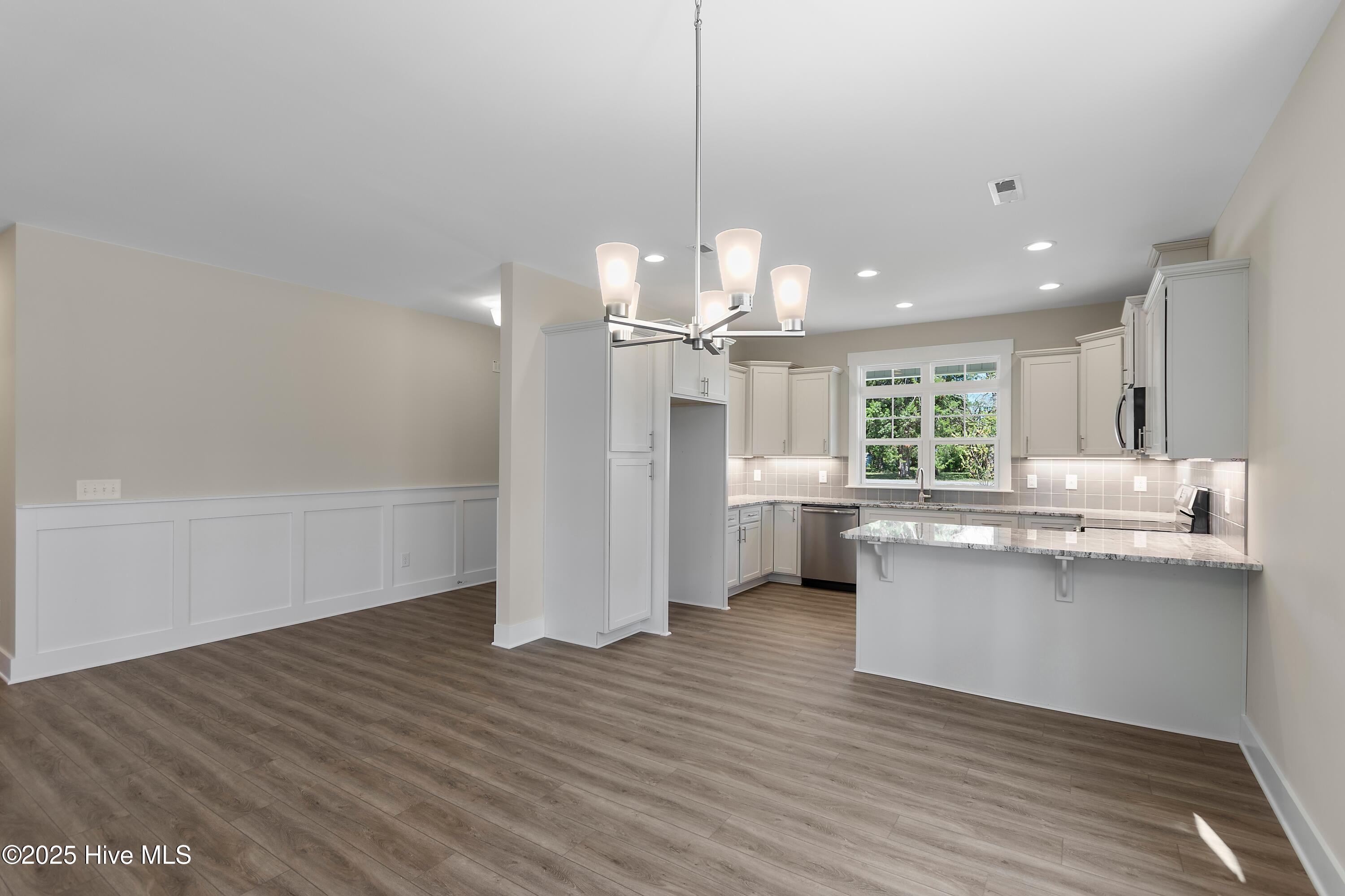 100513249 | Photo 24