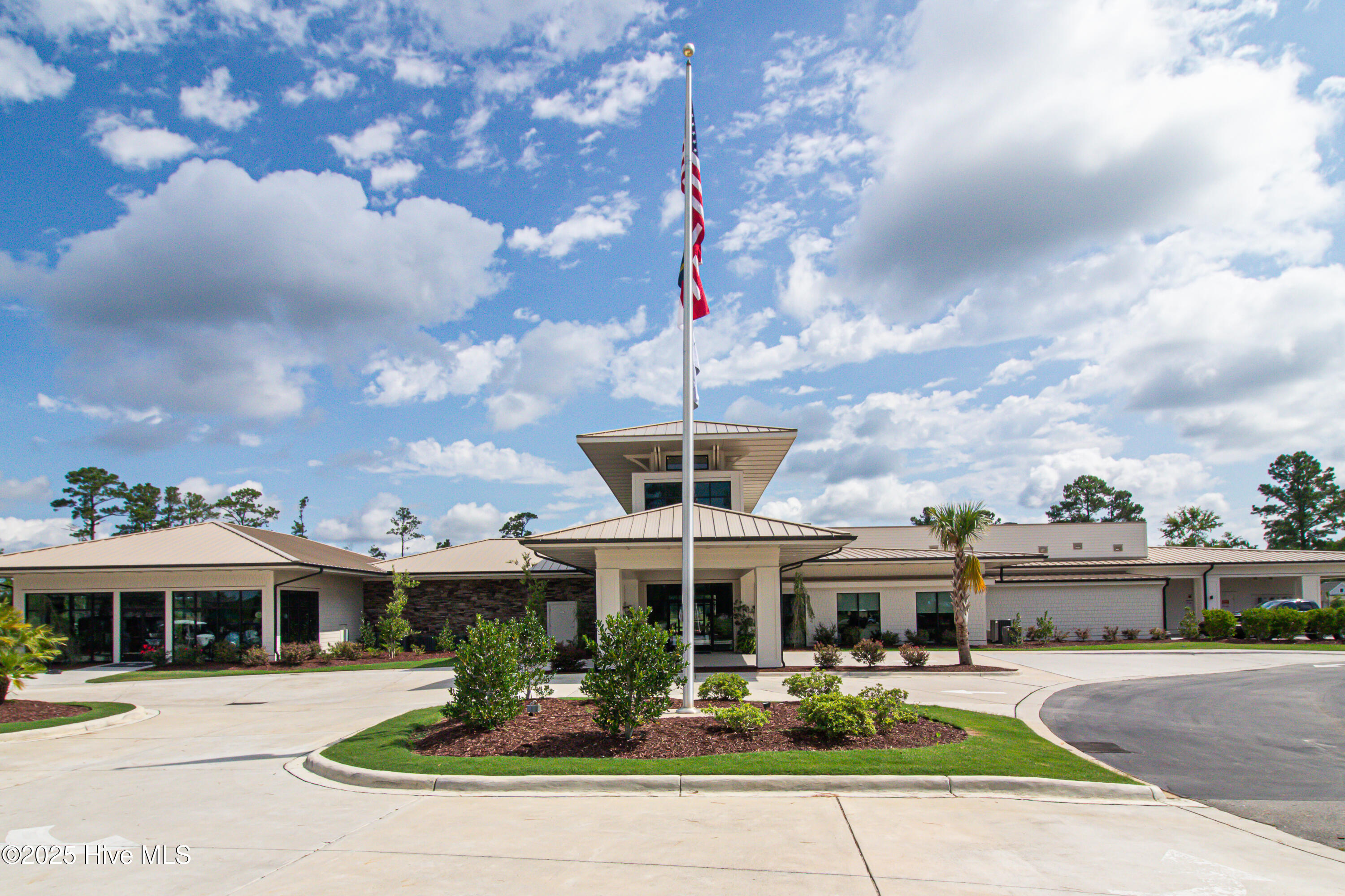 100520063 | Photo 84