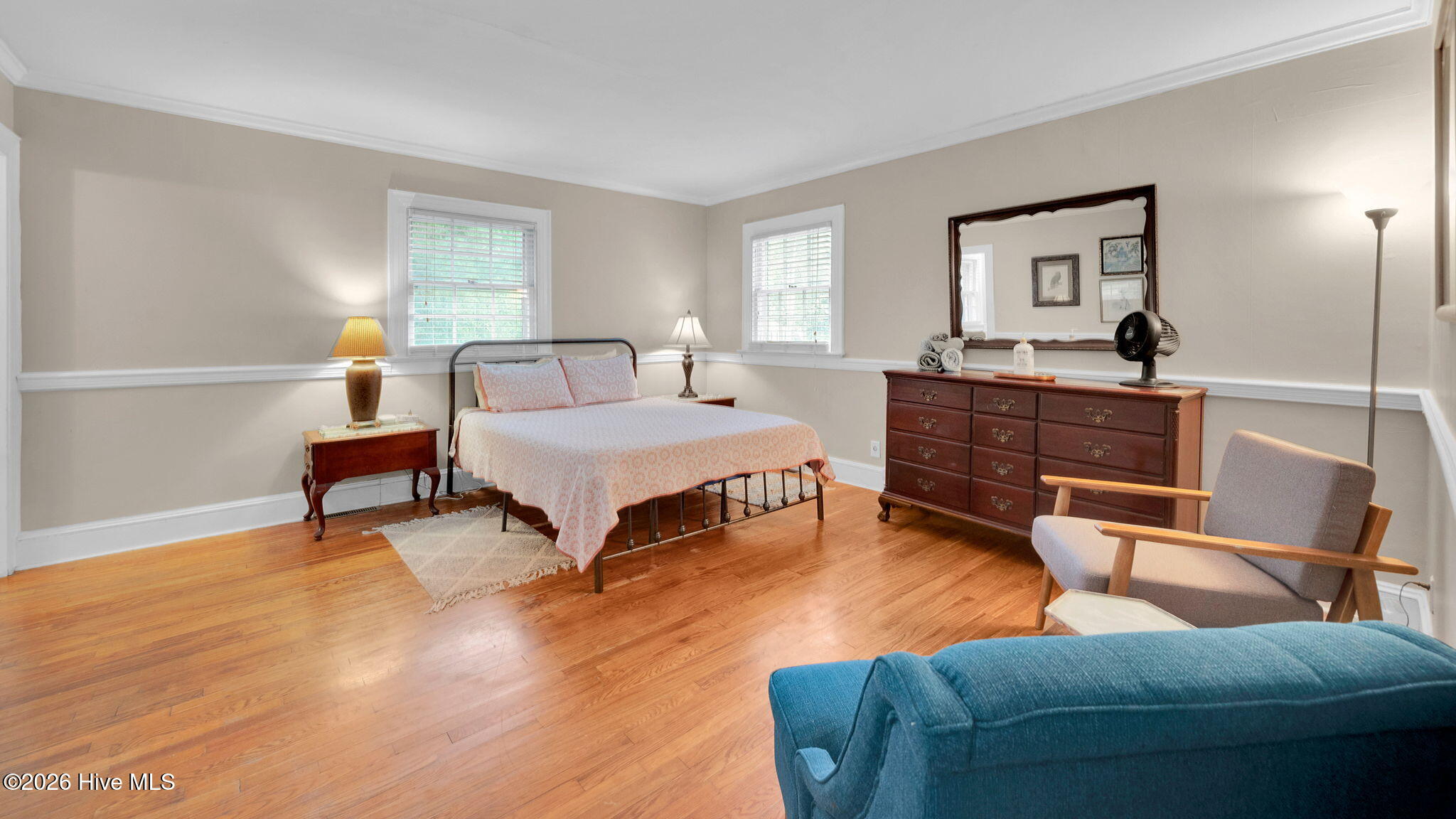 13-web-or-mls-1902 Sherwood Drive-13
