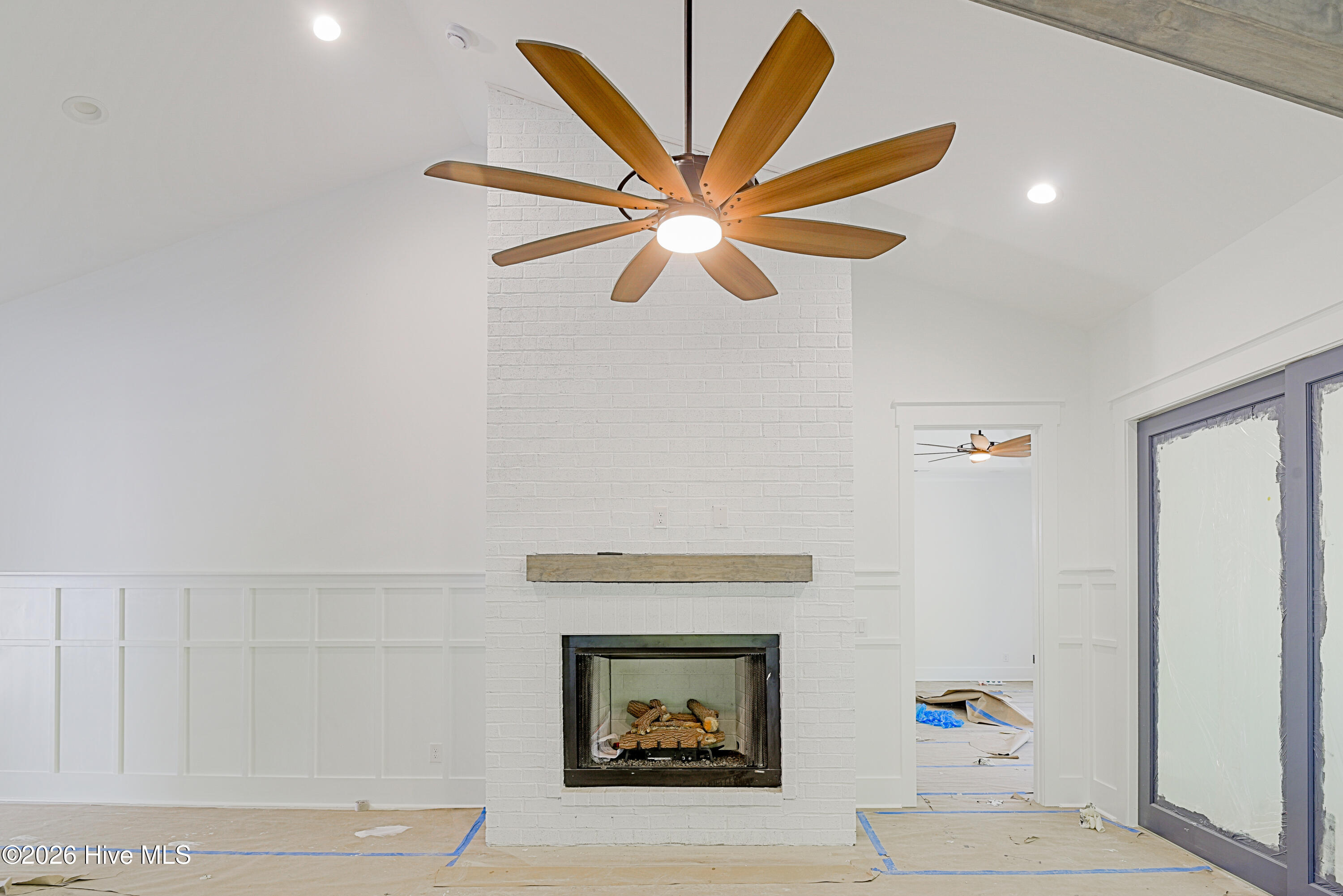 100547115 | Photo 48