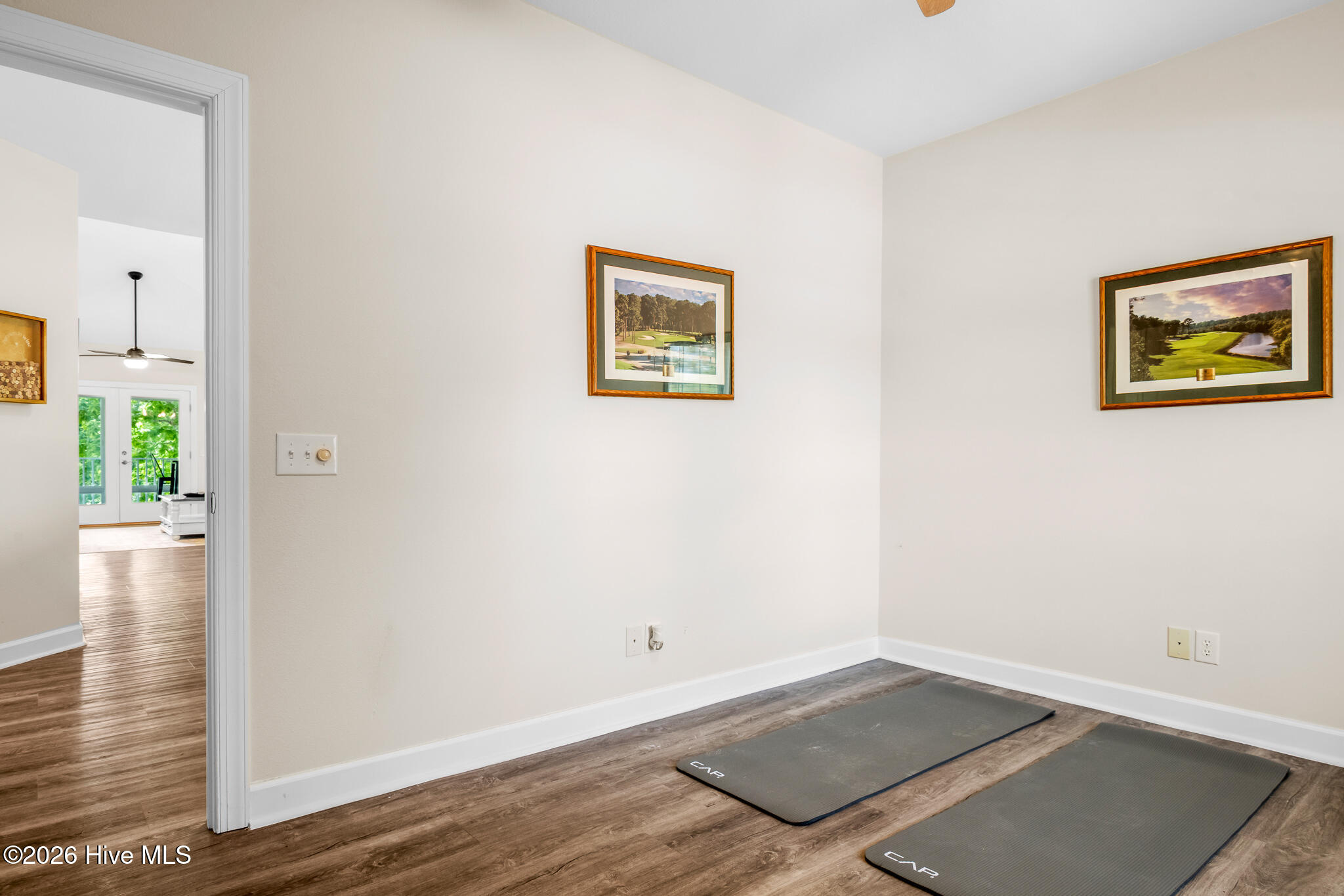 100568438 | Photo 42