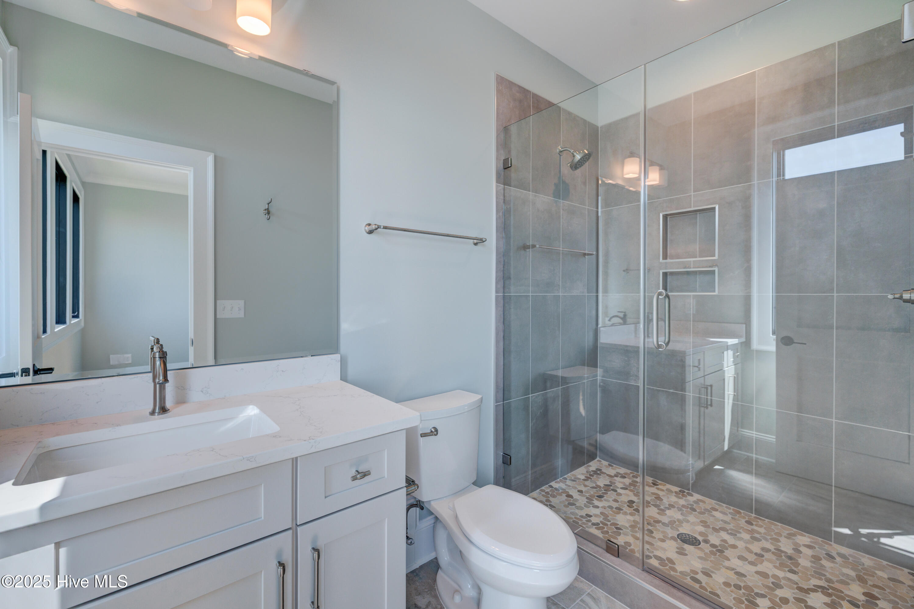 100519024 | Photo 39