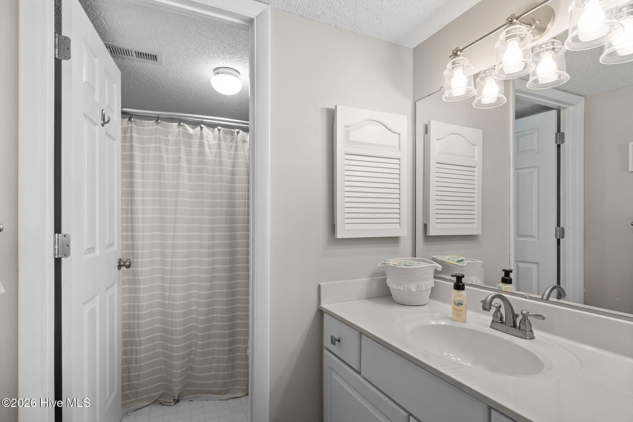 100554625 | Photo 26