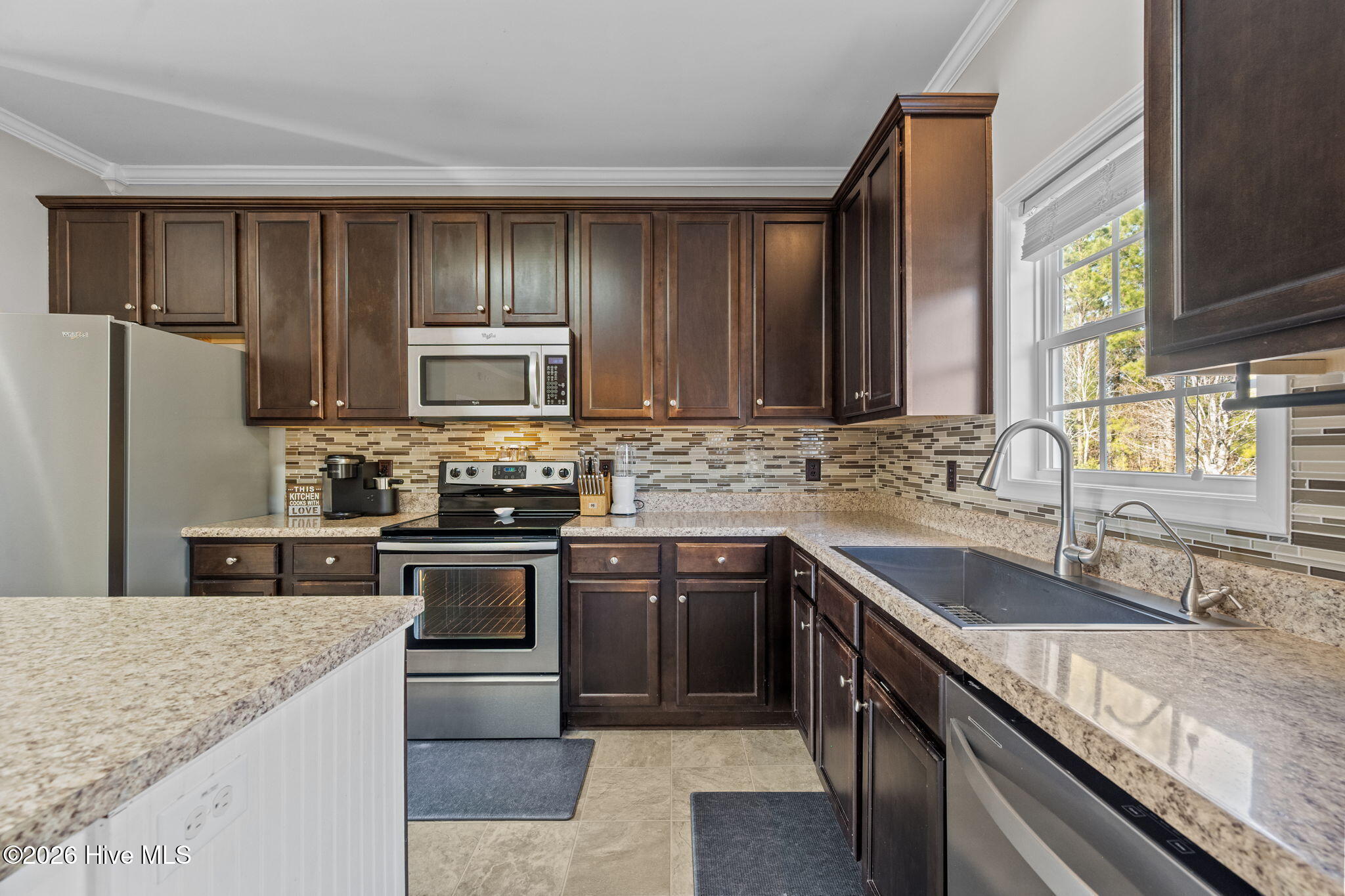 100547738 | Photo 14