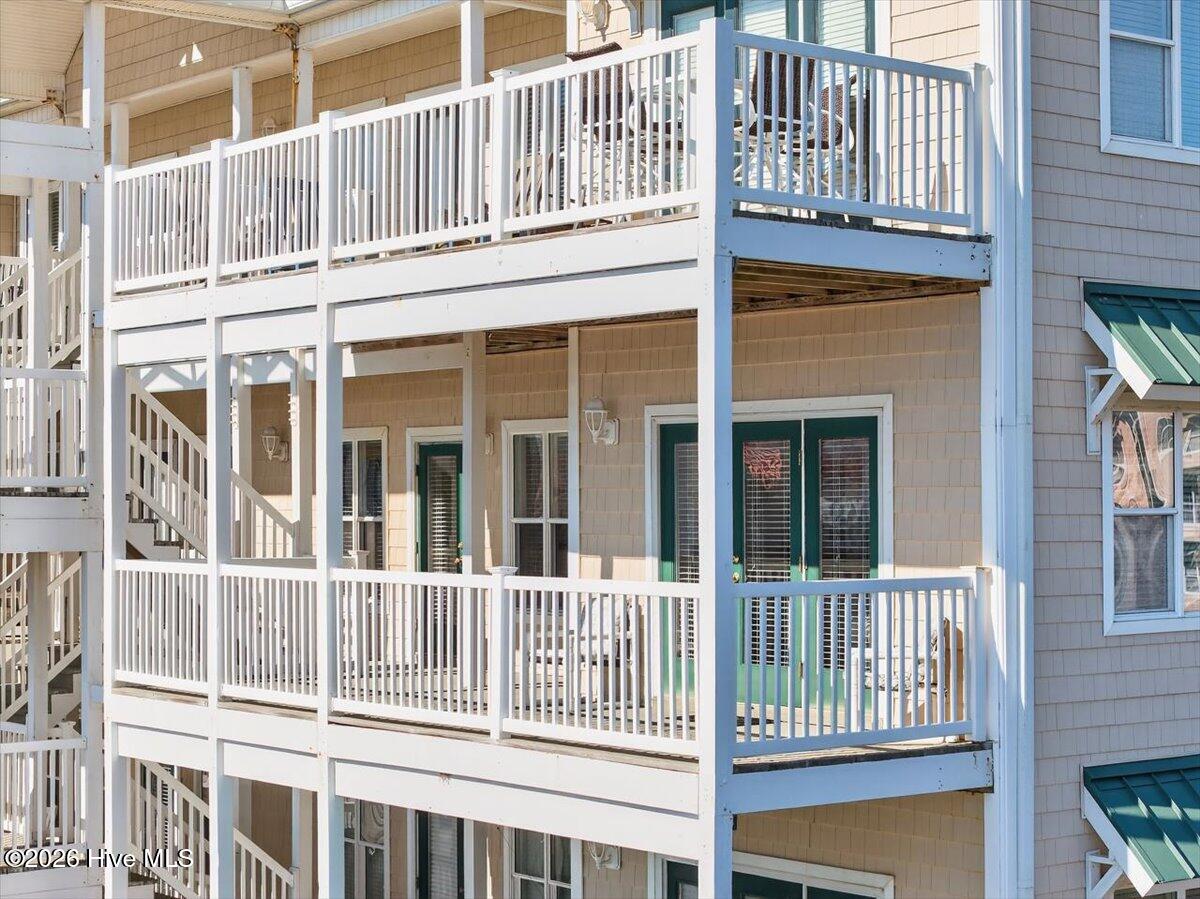 100549709 | Photo 31