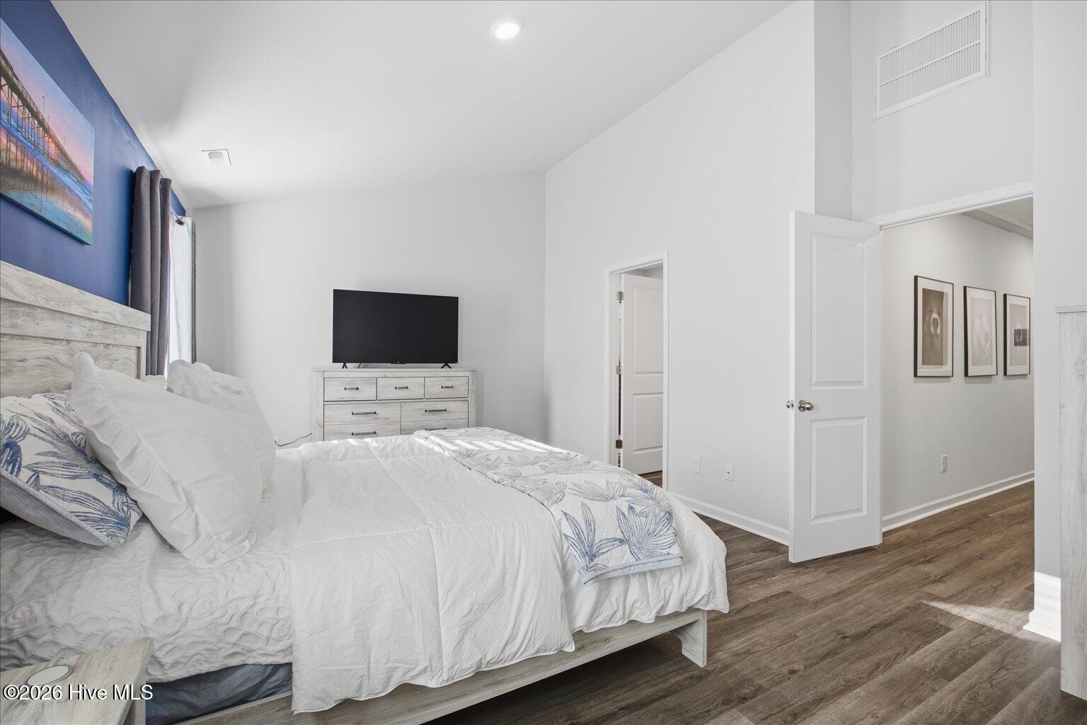 100548049 | Photo 18