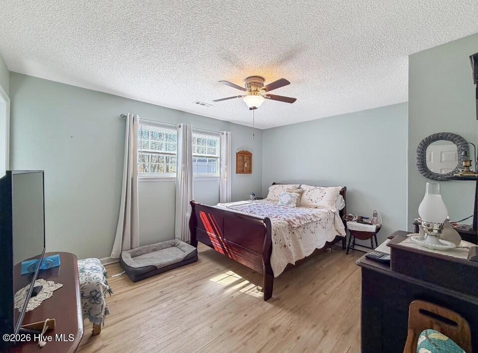 100549089 | Photo 23