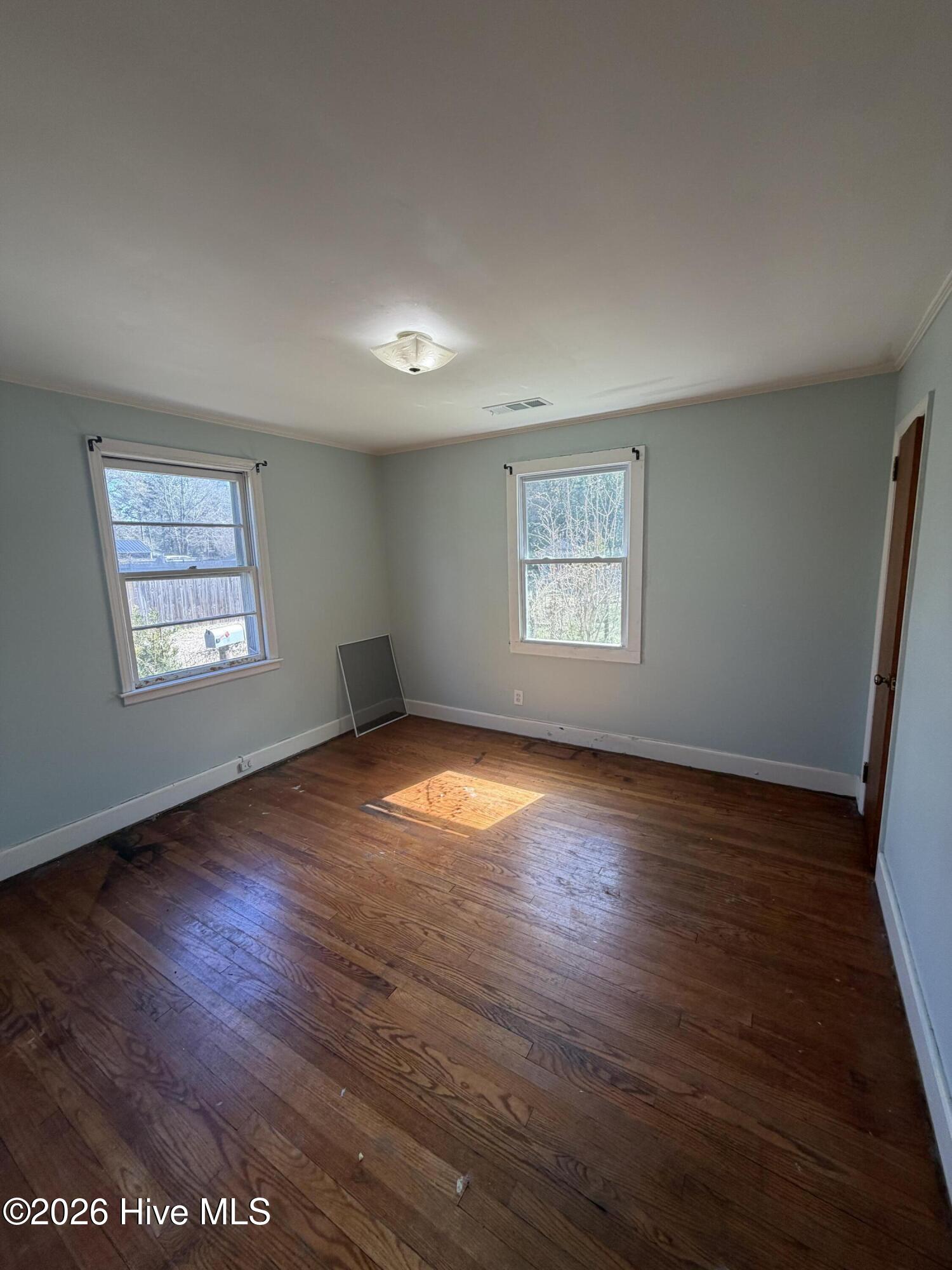 100556223 | Photo 11