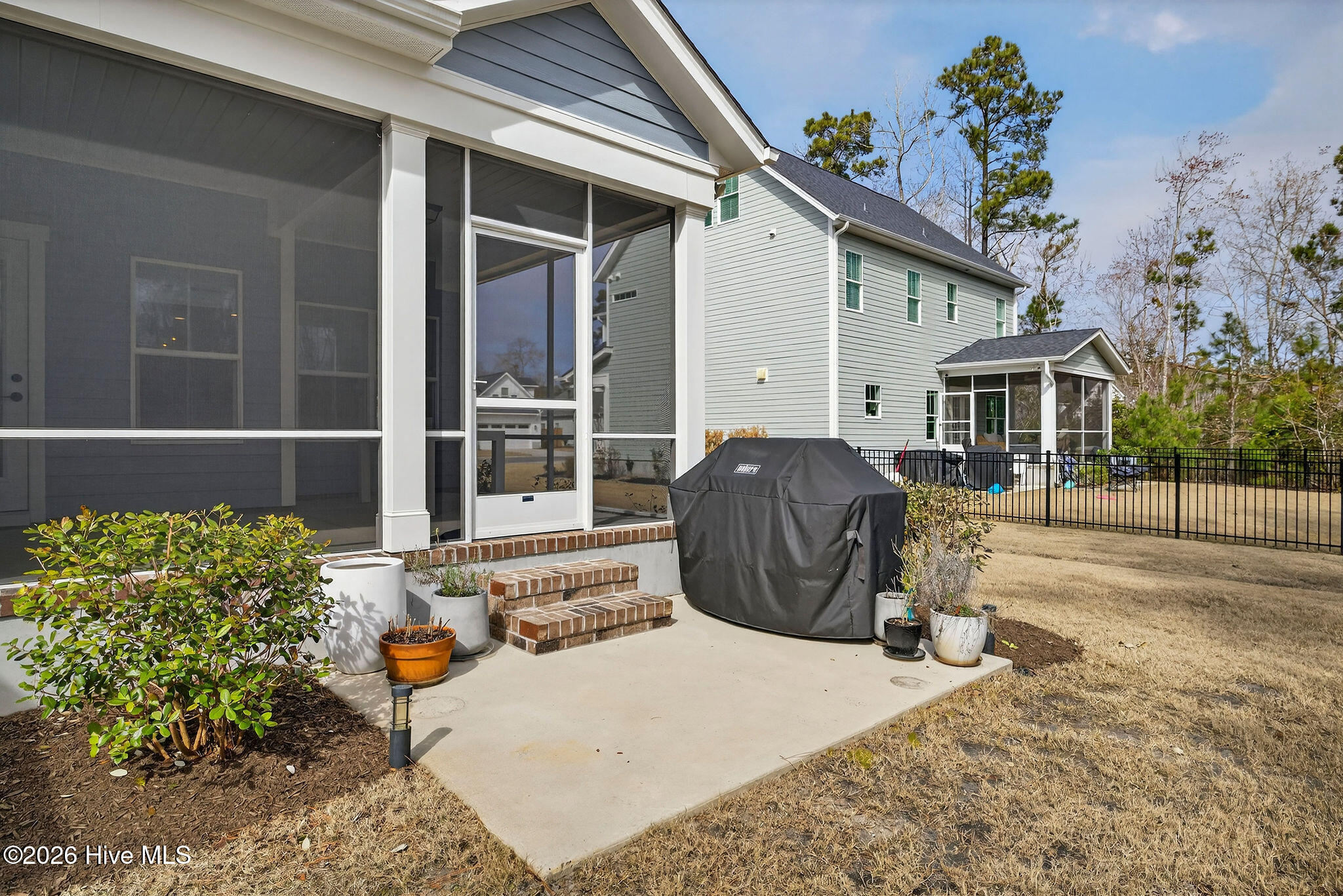 100558378 | Photo 47