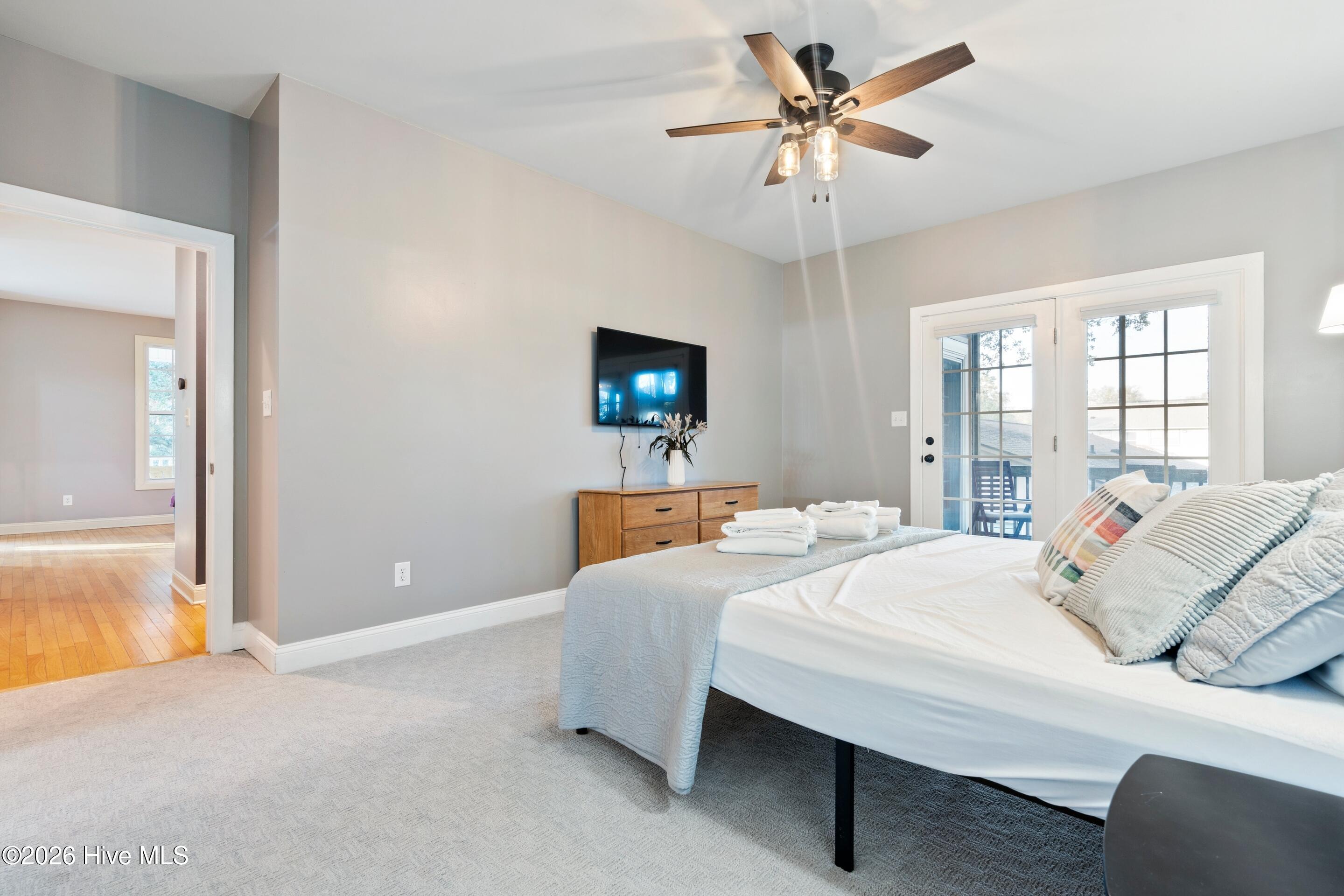 100549187 | Photo 40