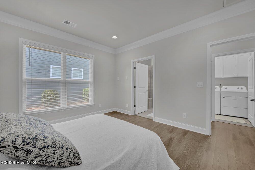 100557915 | Photo 14