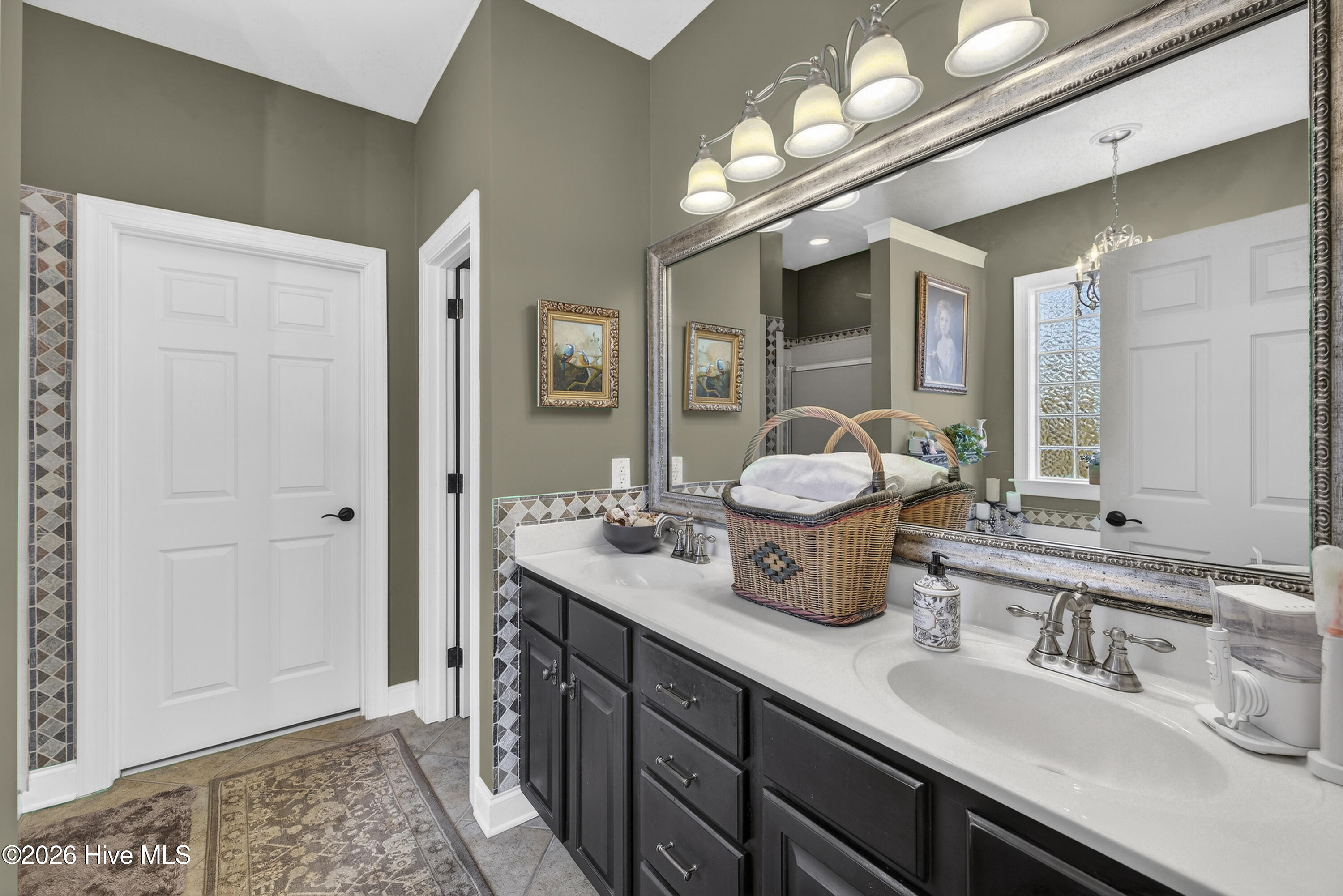 100558563 | Photo 28