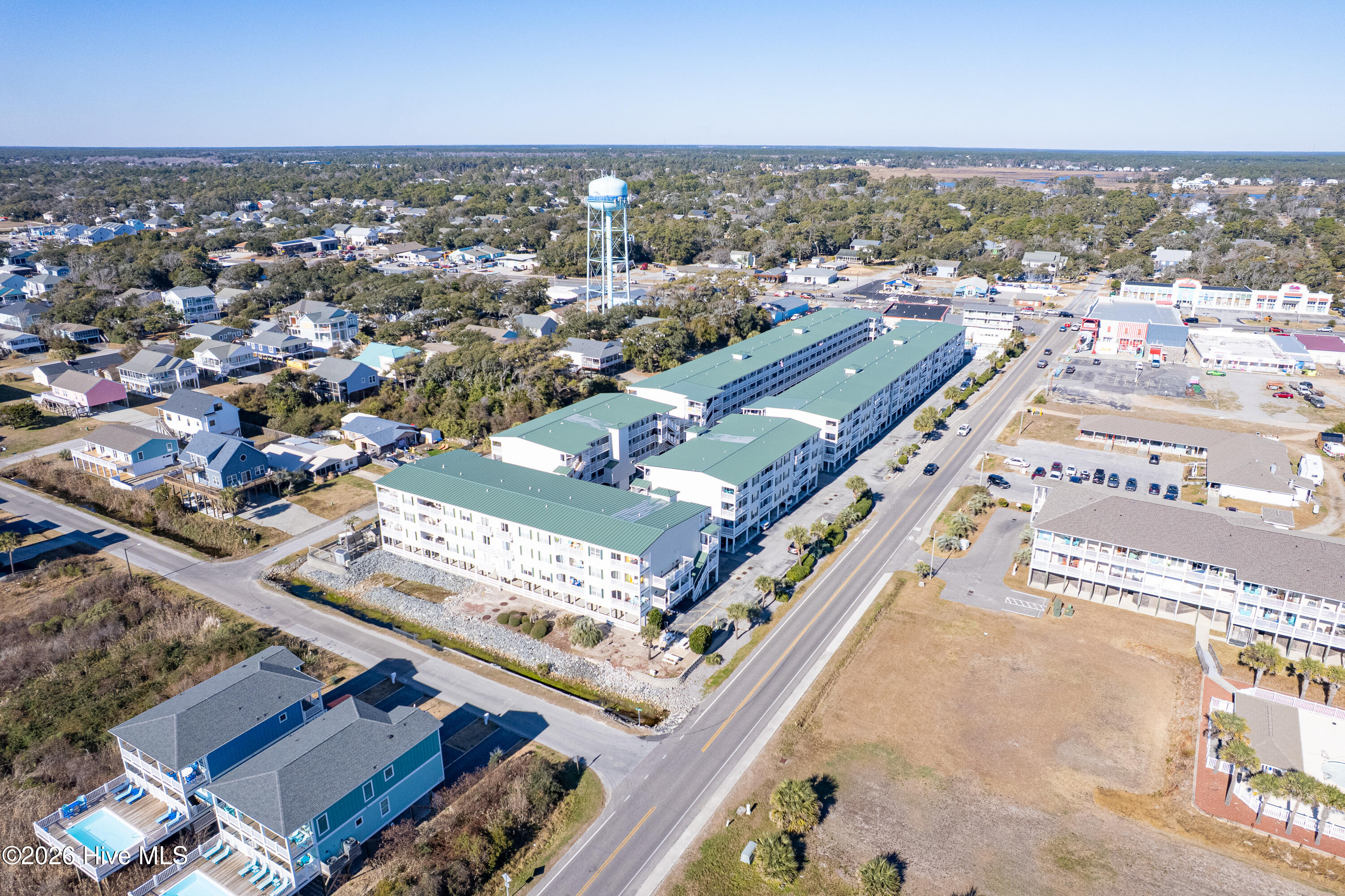 100548192 | Photo 39