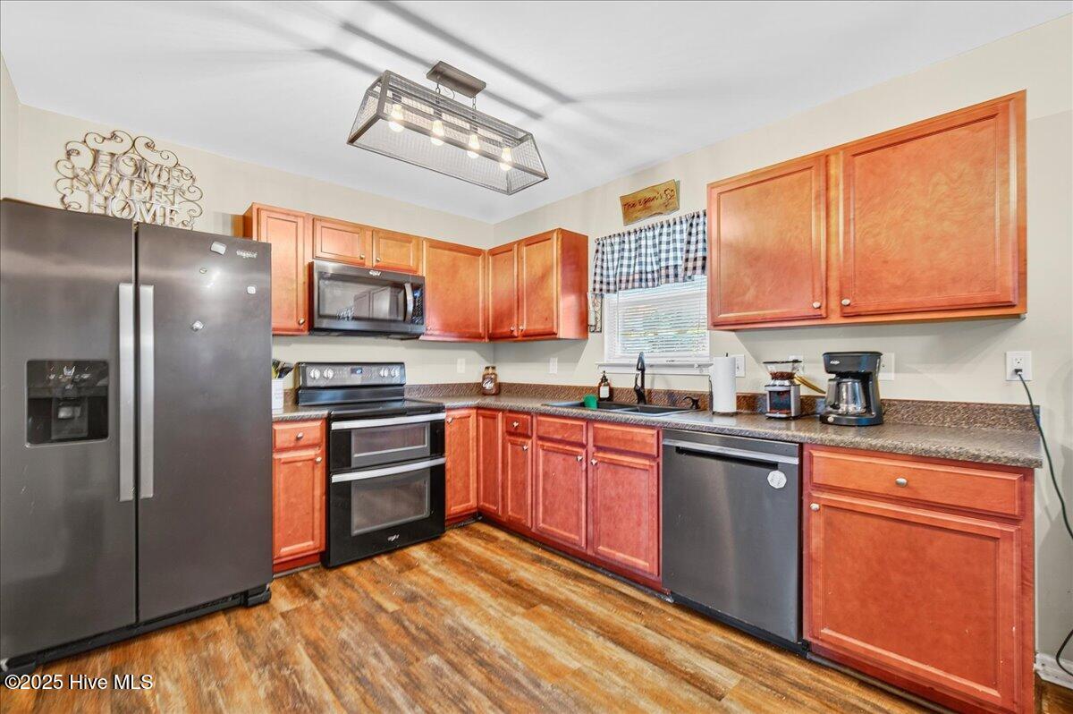 100537745 | Photo 12