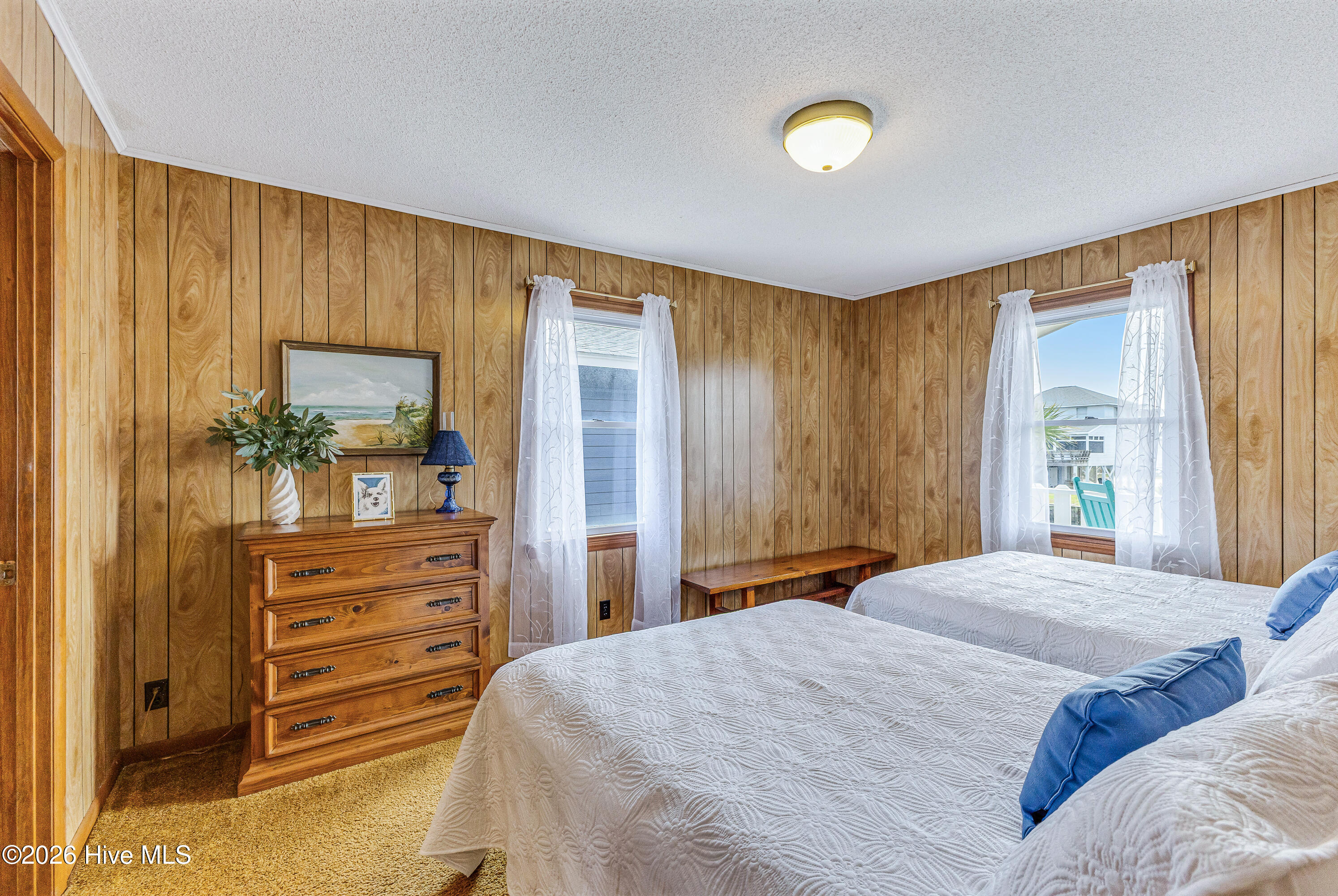 100562663 | Photo 19