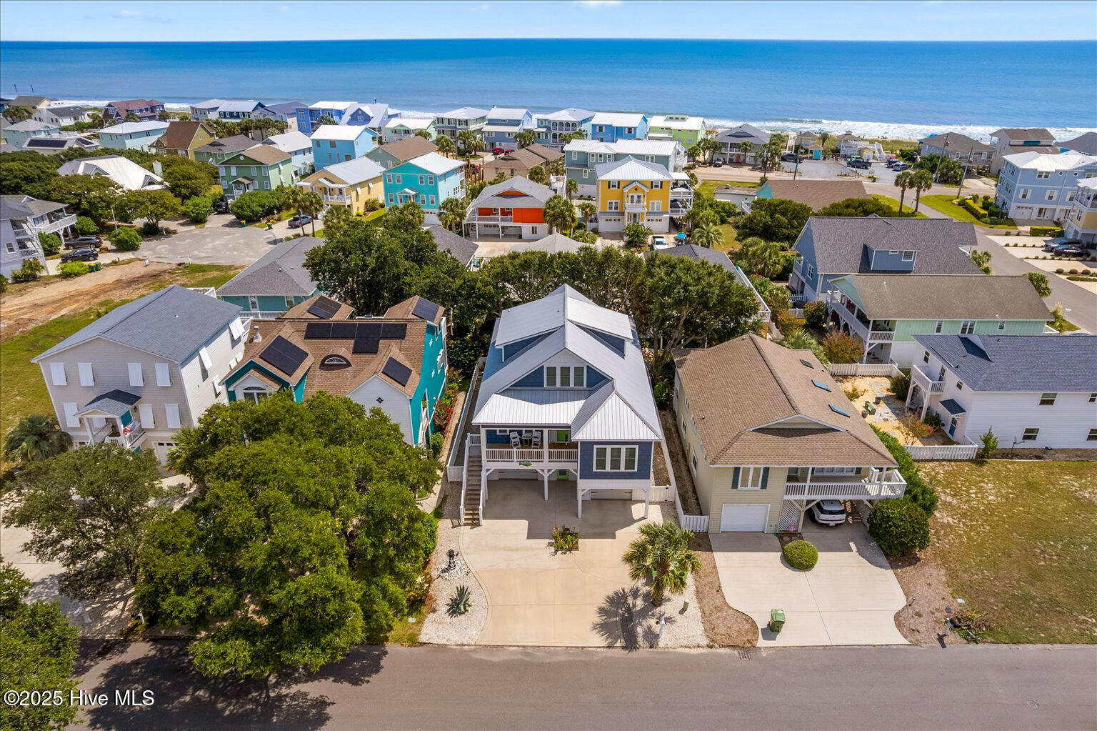 100546742 | Photo 51