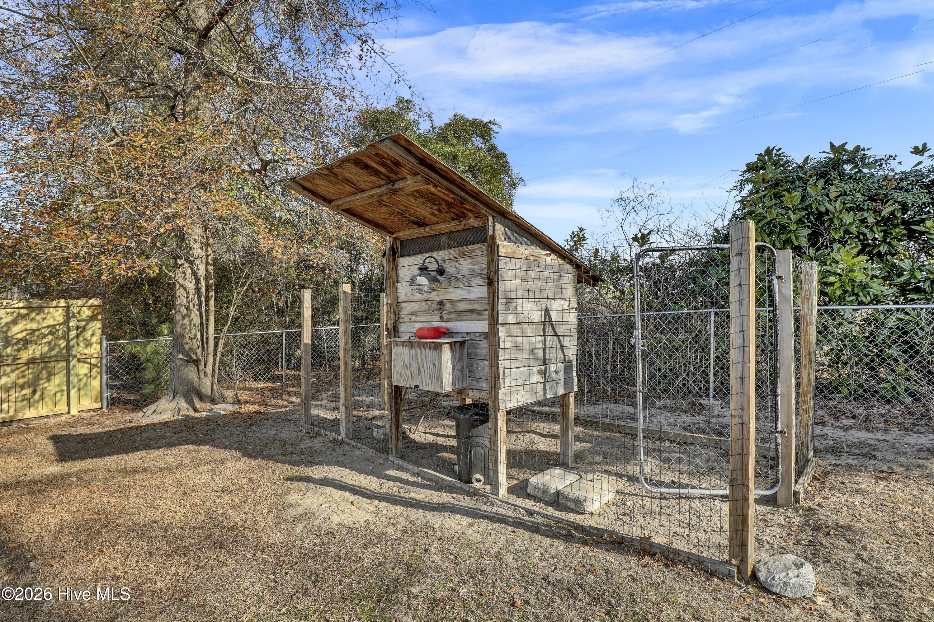 100547660 | Photo 27