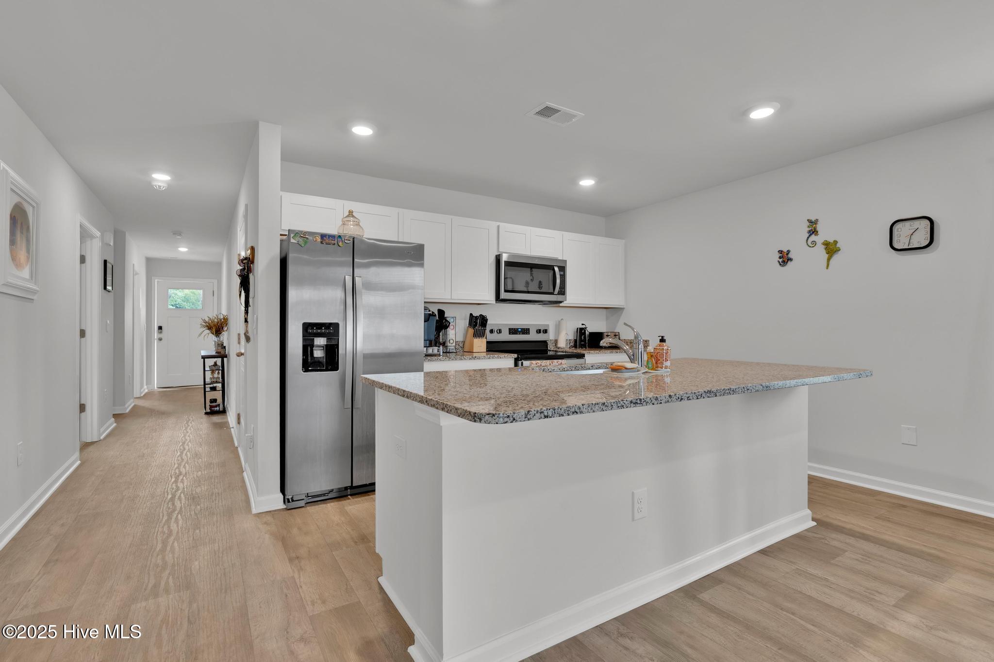 100532272 | Photo 15