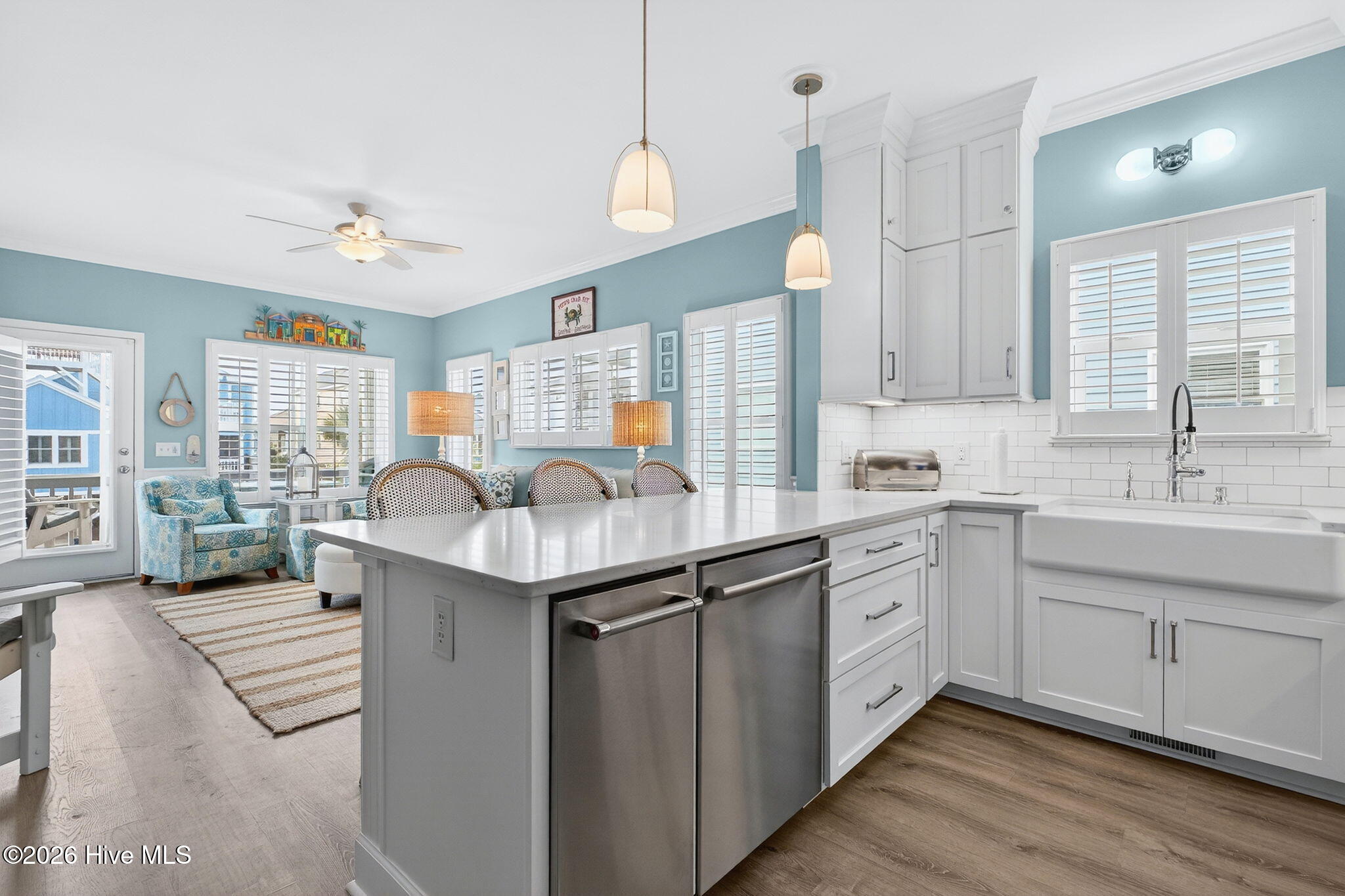 100553684 | Photo 15