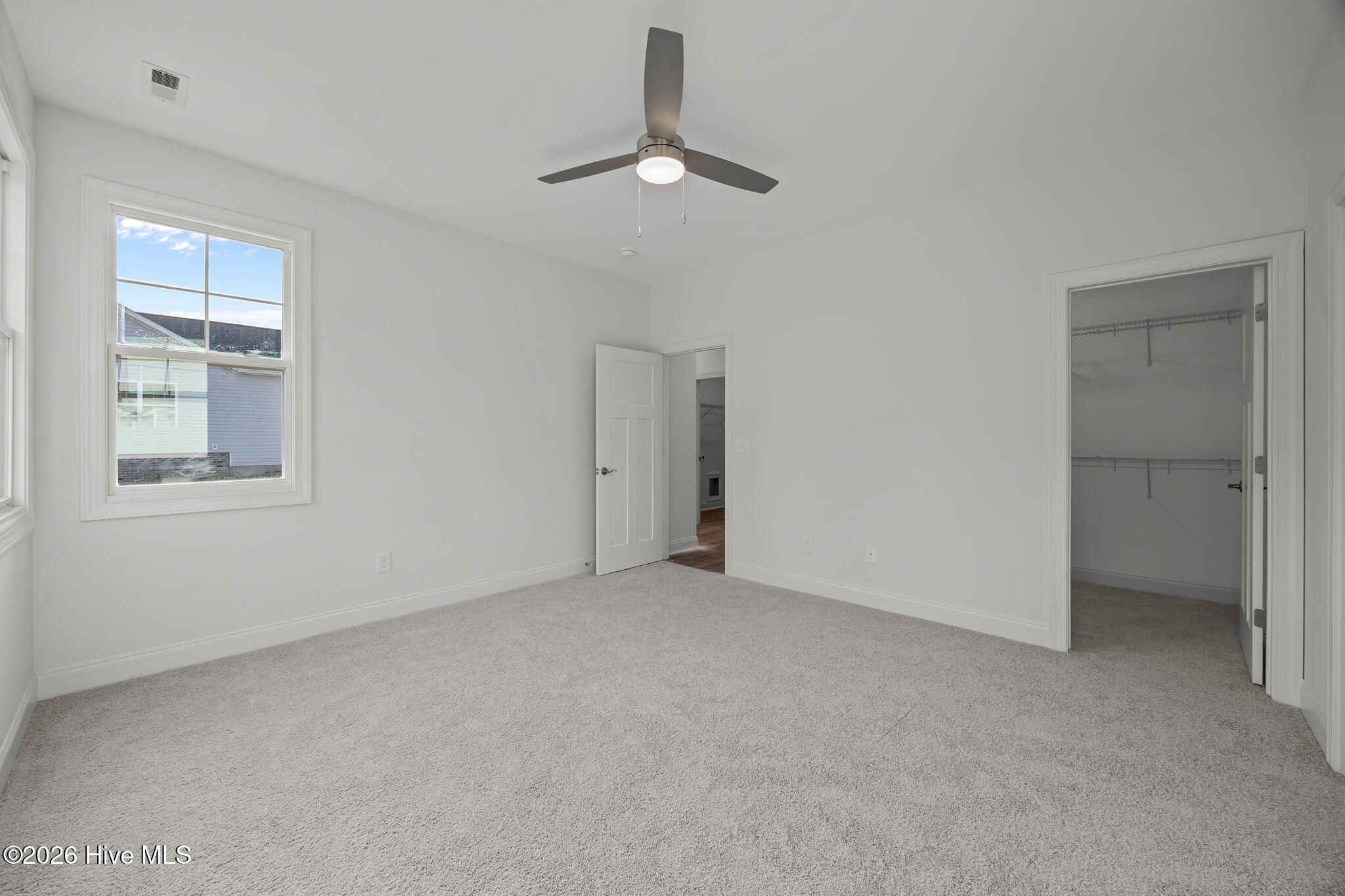 100528715 | Photo 21