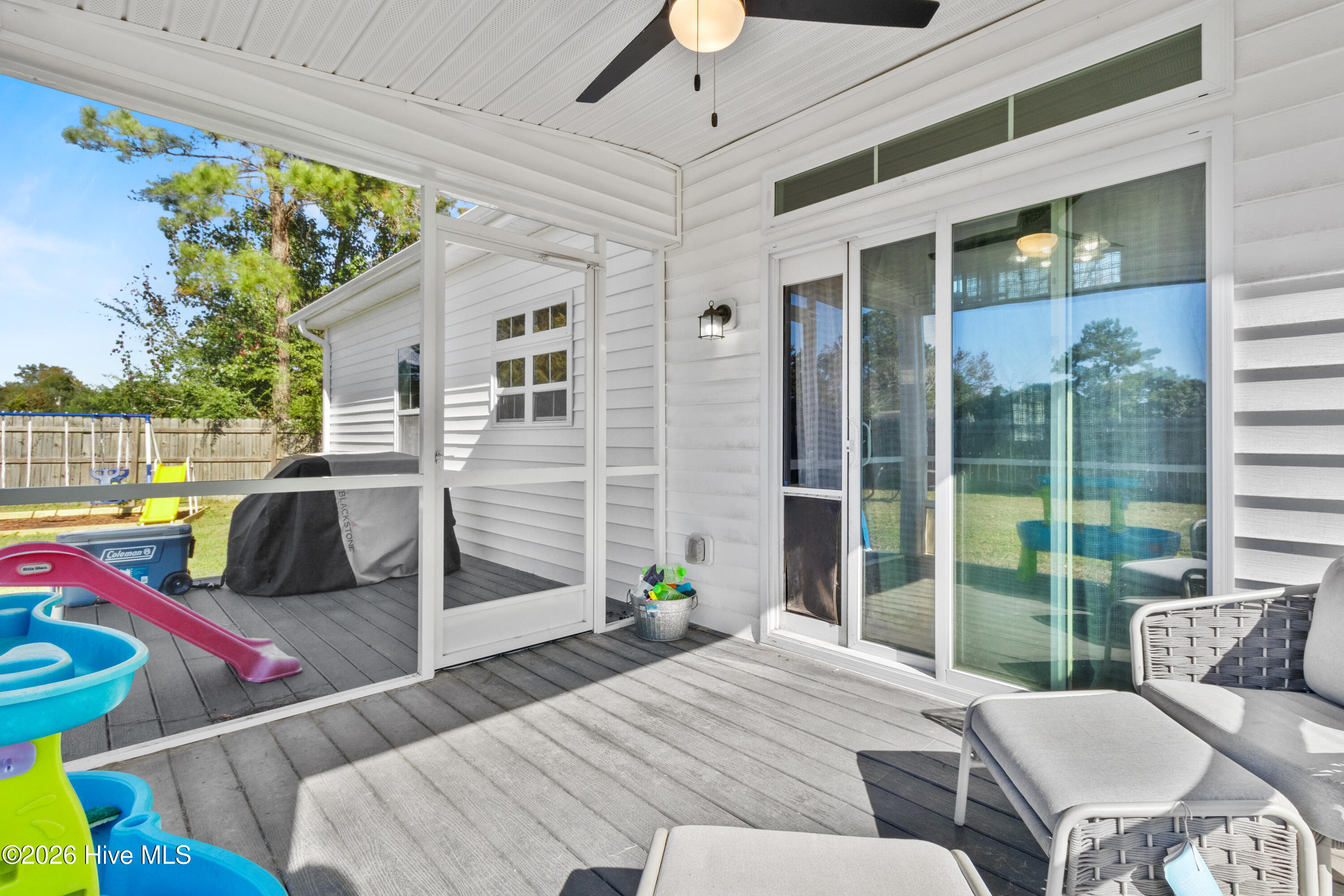 100549787 | Photo 14