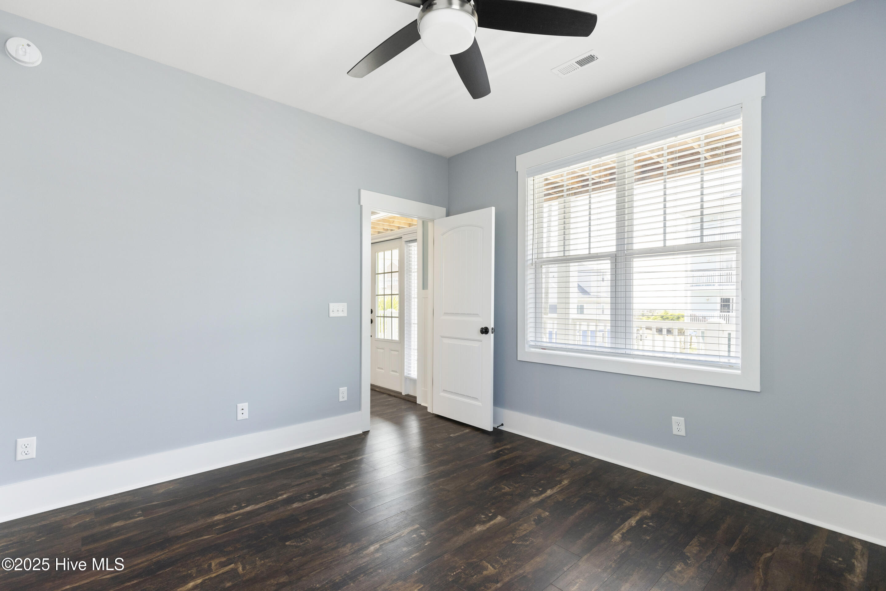 100546284 | Photo 20