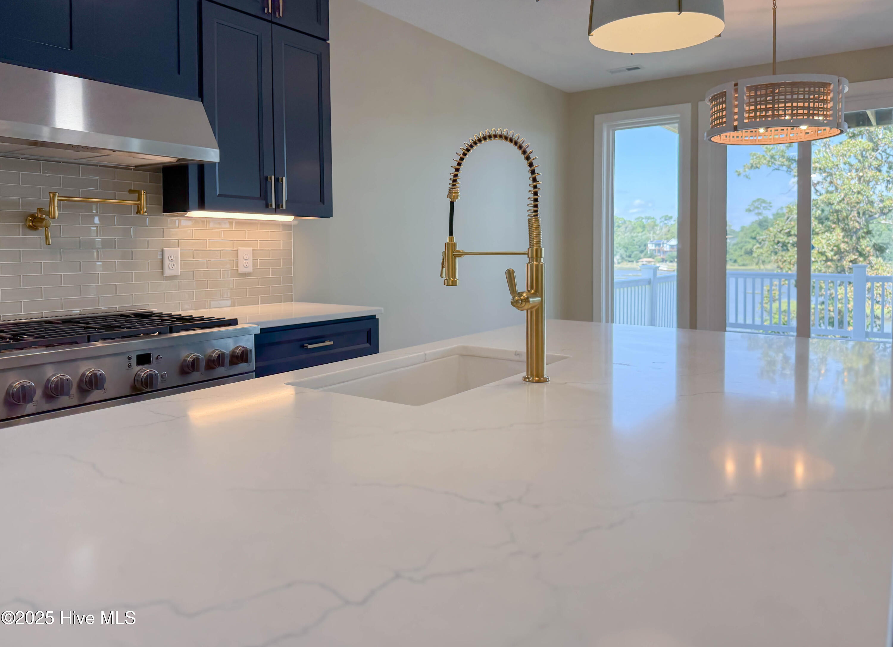 100539536 | Photo 12