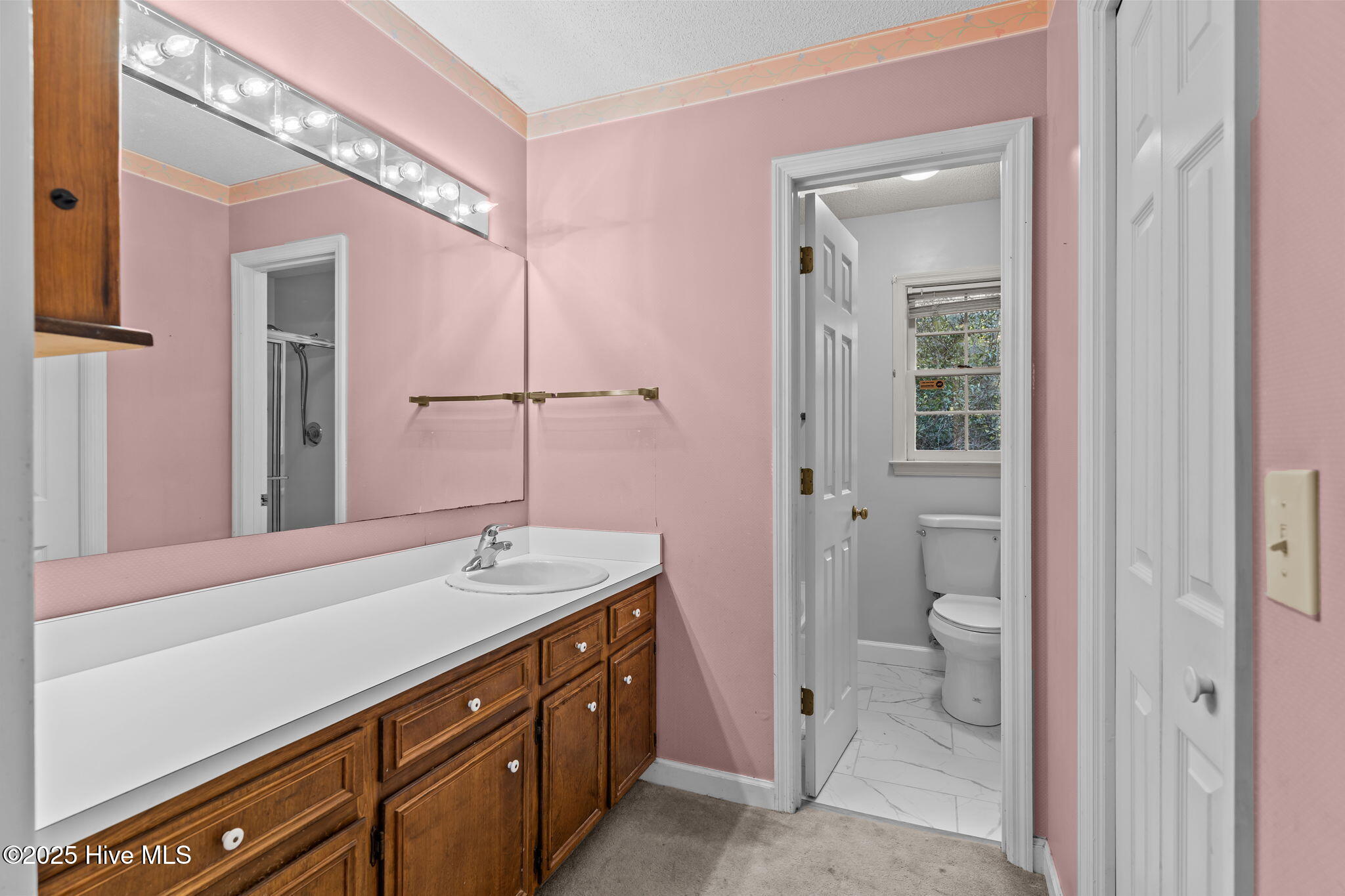 100540294 | Photo 24