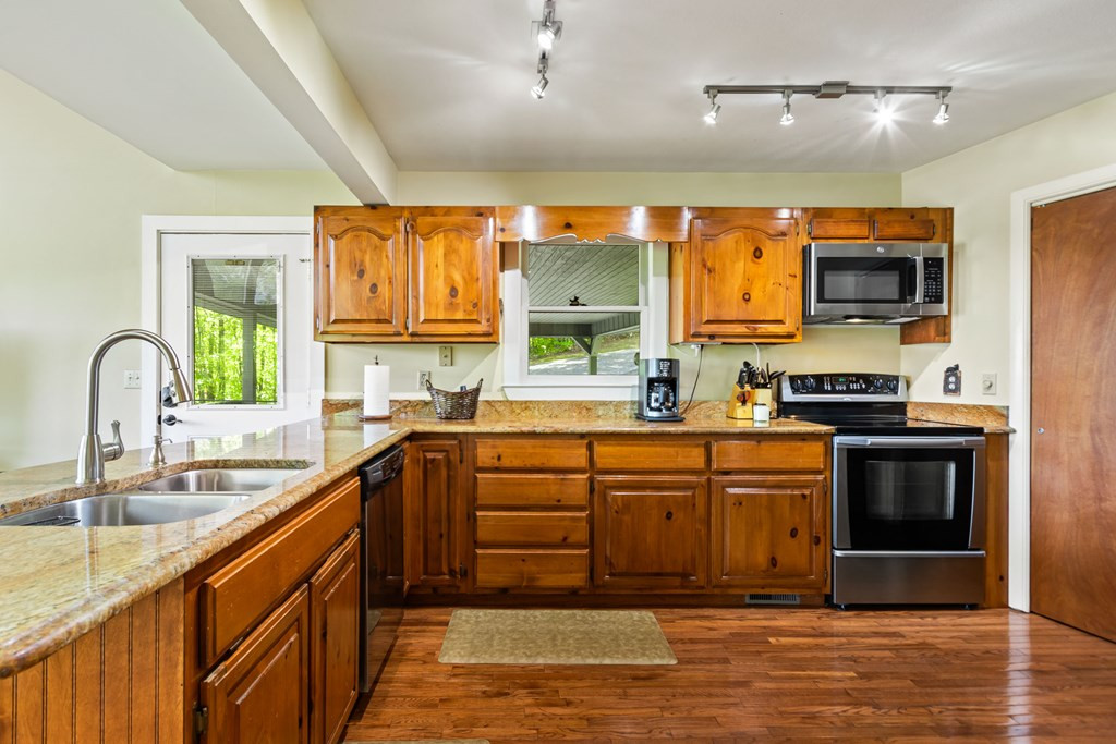 87 Snowbird Lane, Murphy, NC 28906 Listing Photo  14