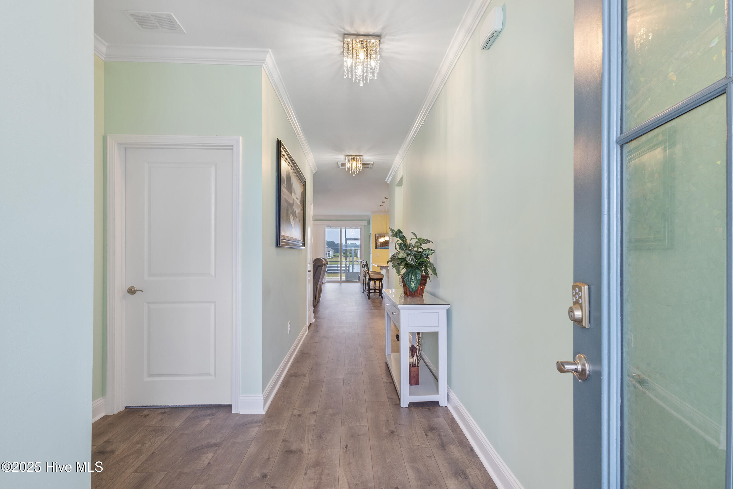 100532546 | Photo 11