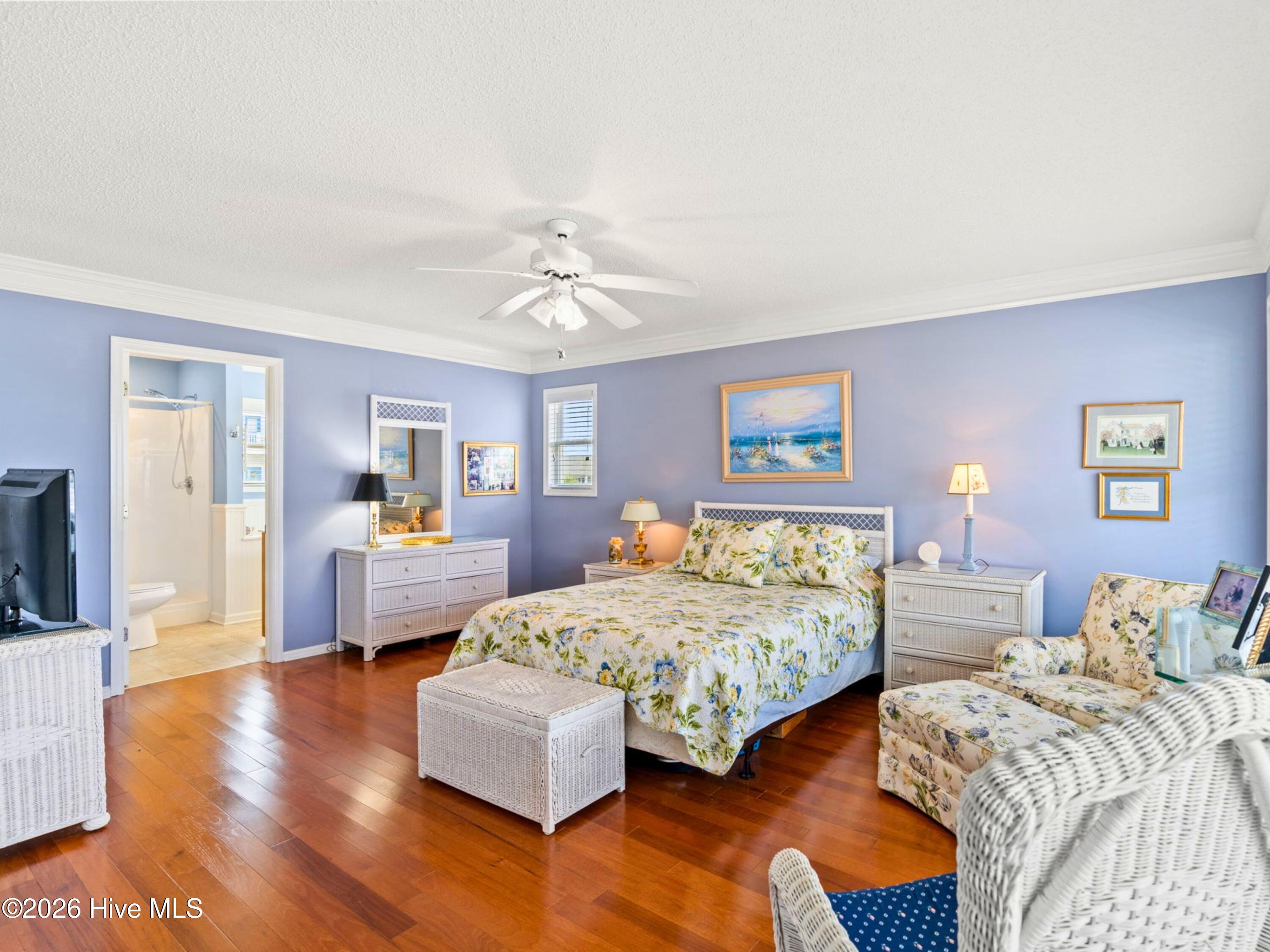 100564720 | Photo 13