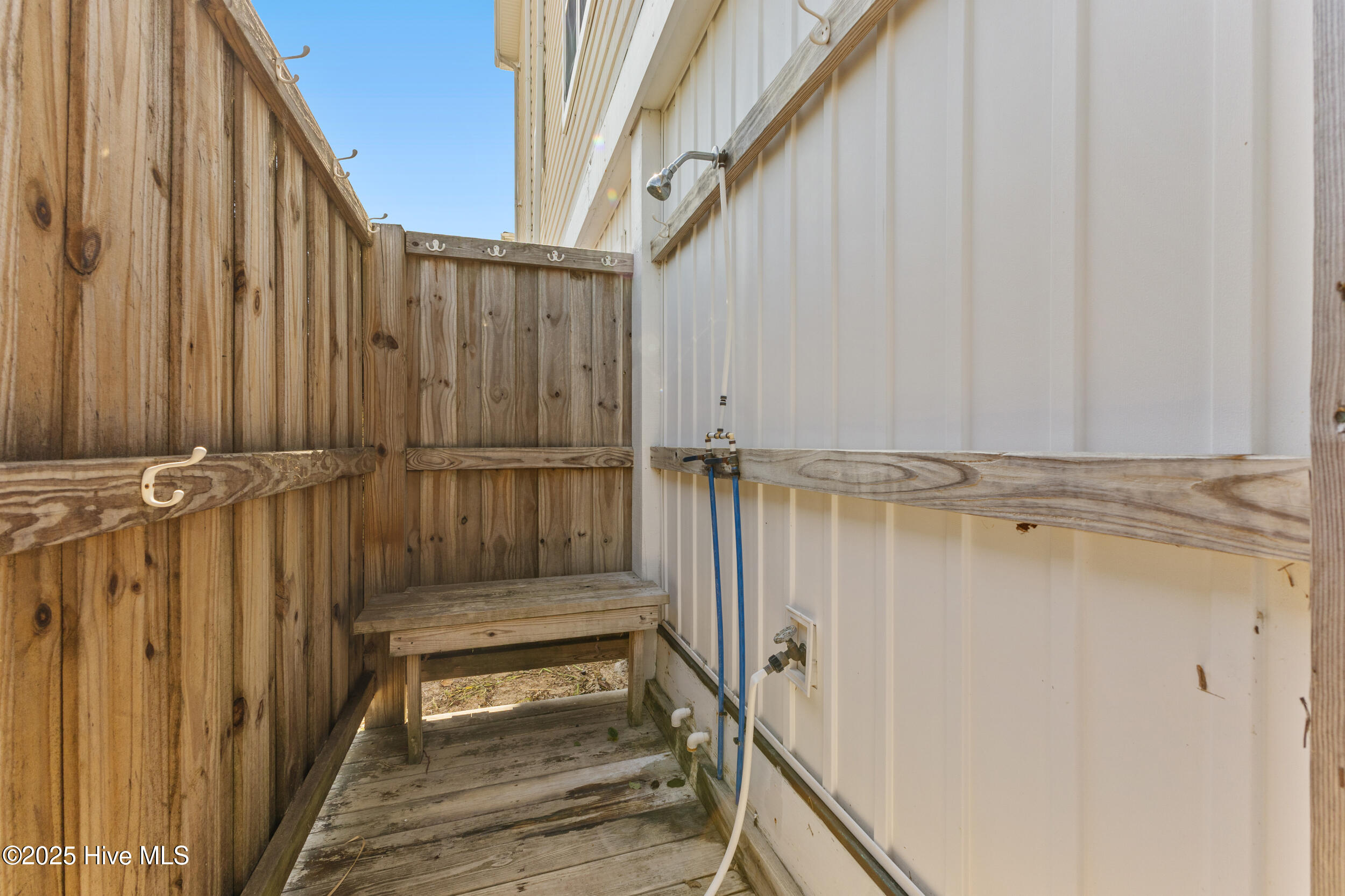 100506404 | Photo 43