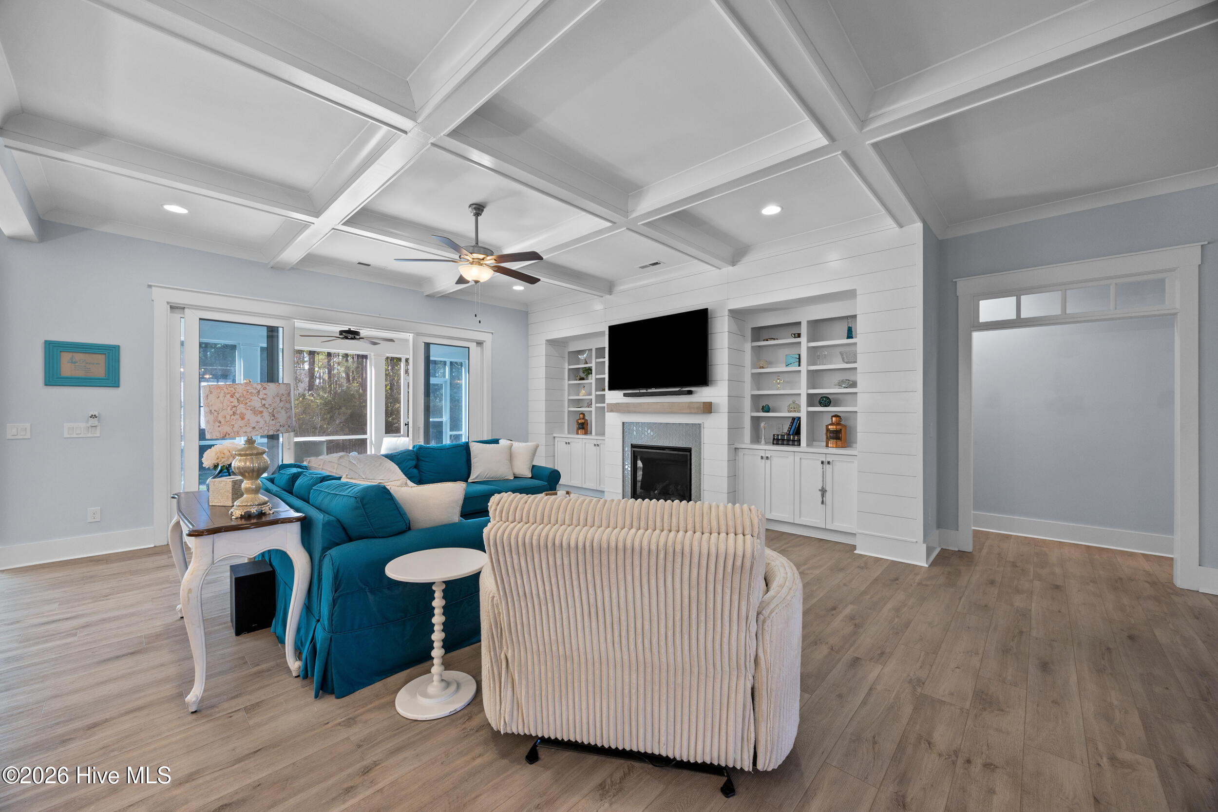 100555433 | Photo 23