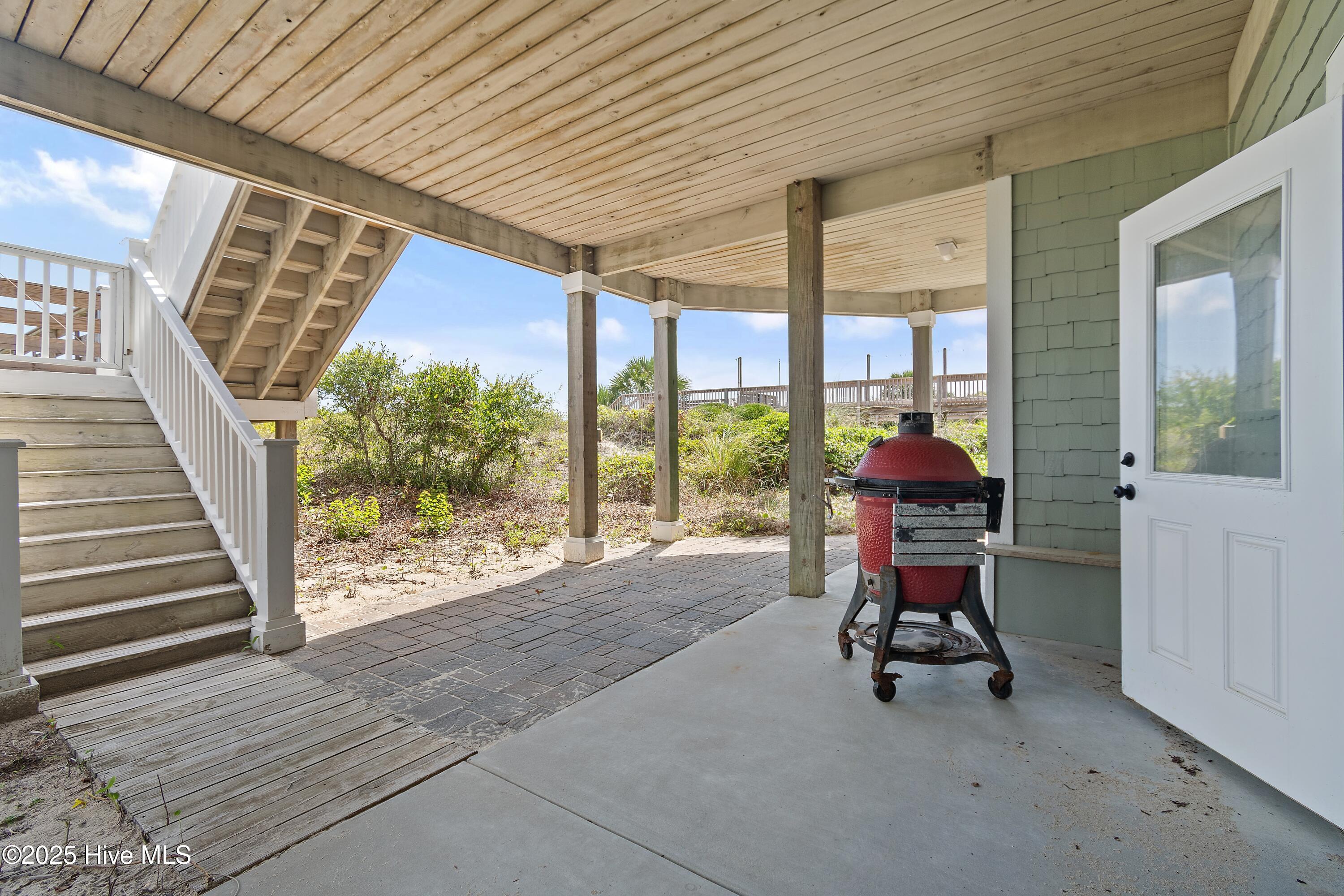 100519693 | Photo 52