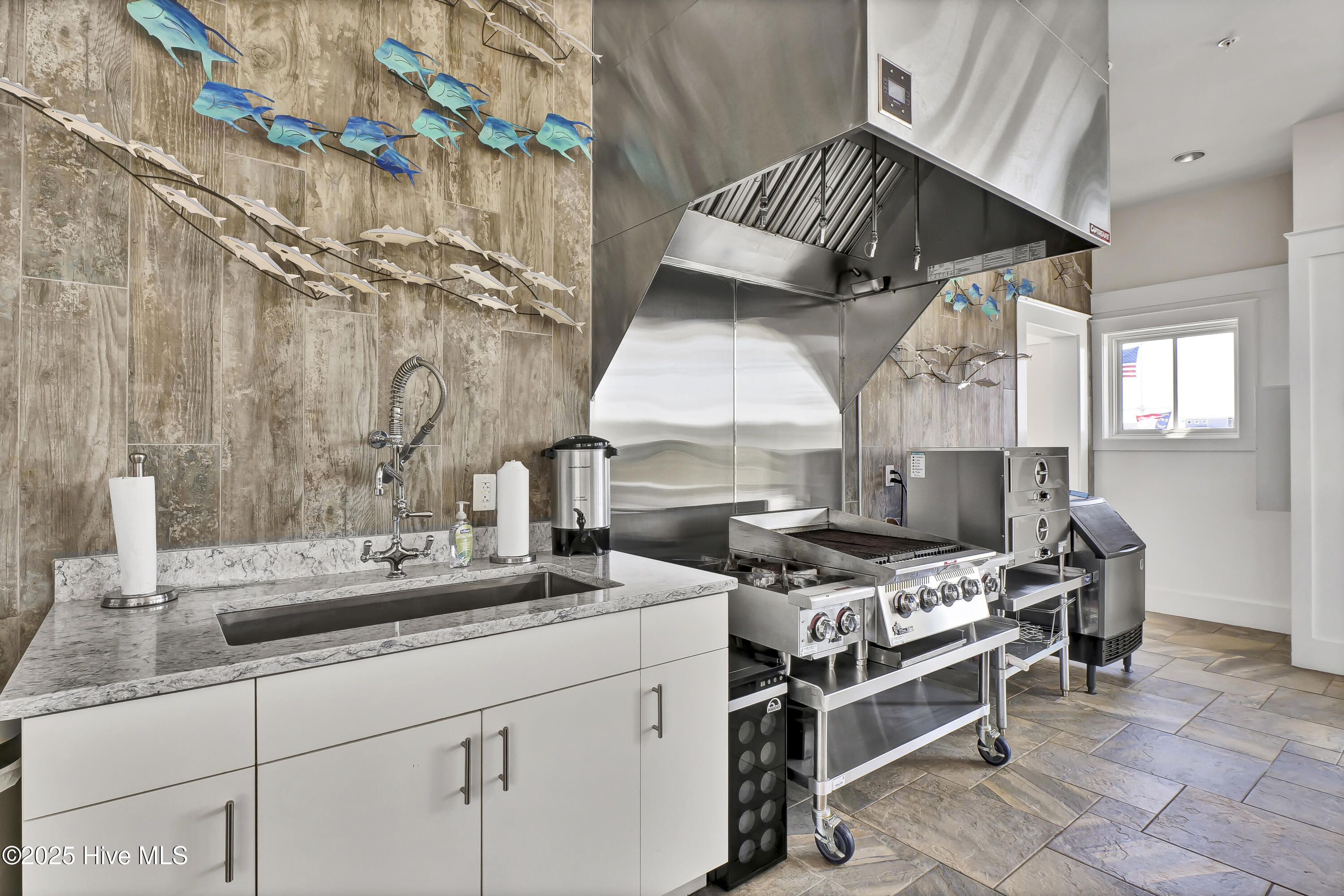 100557046 | Photo 52