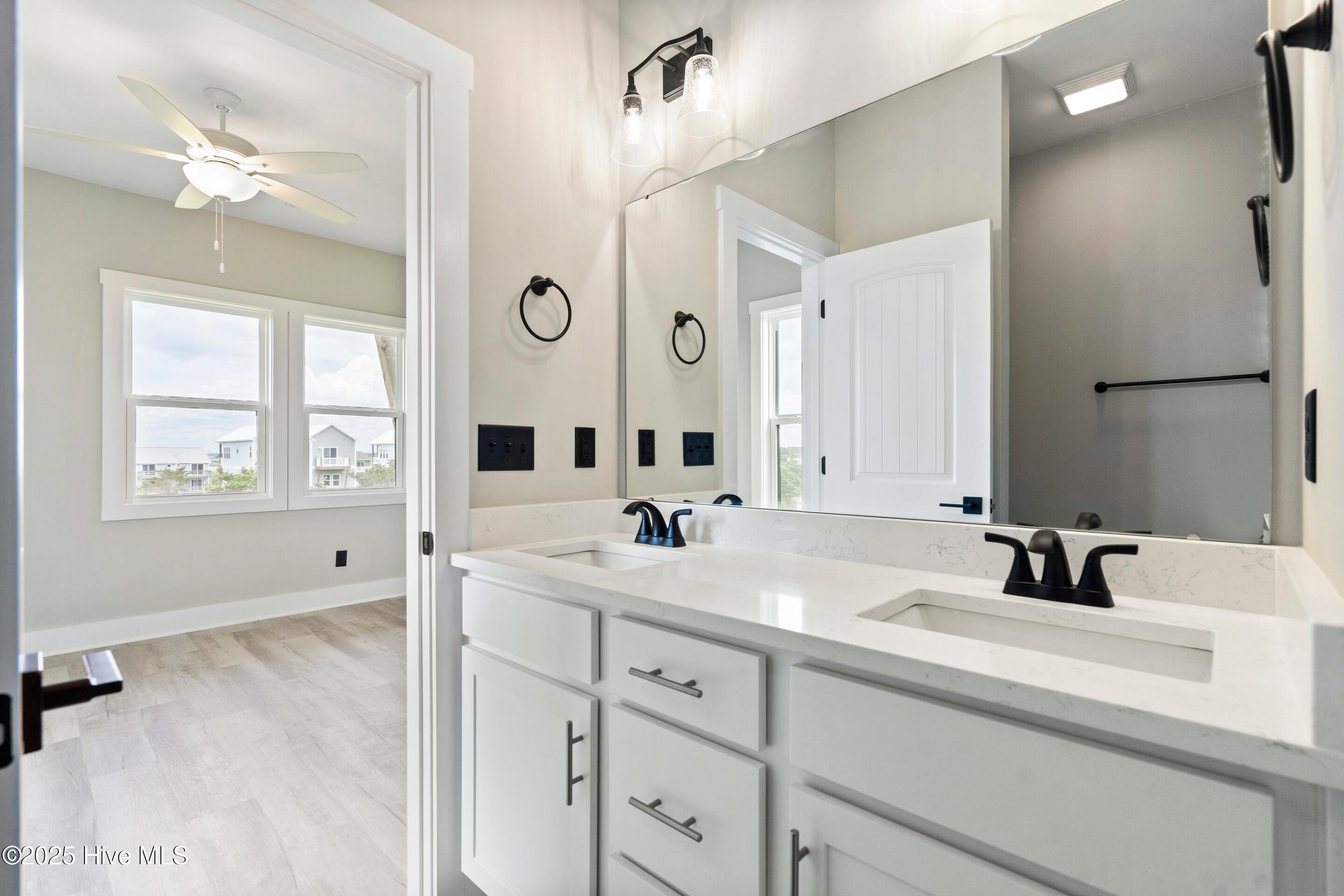 100478473 | Photo 45